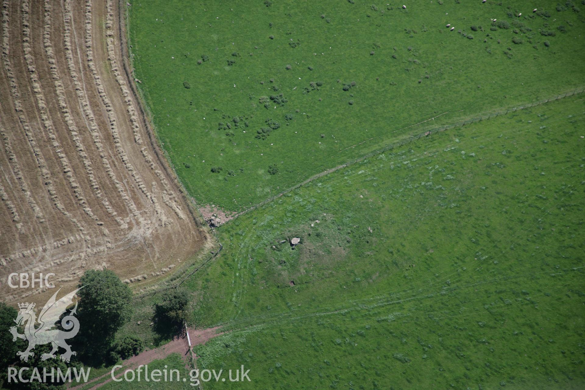 RCAHMW digital colour oblique photograph of Ty Illtyd Long Barrow. Taken on 02/09/2005 by T.G. Driver.