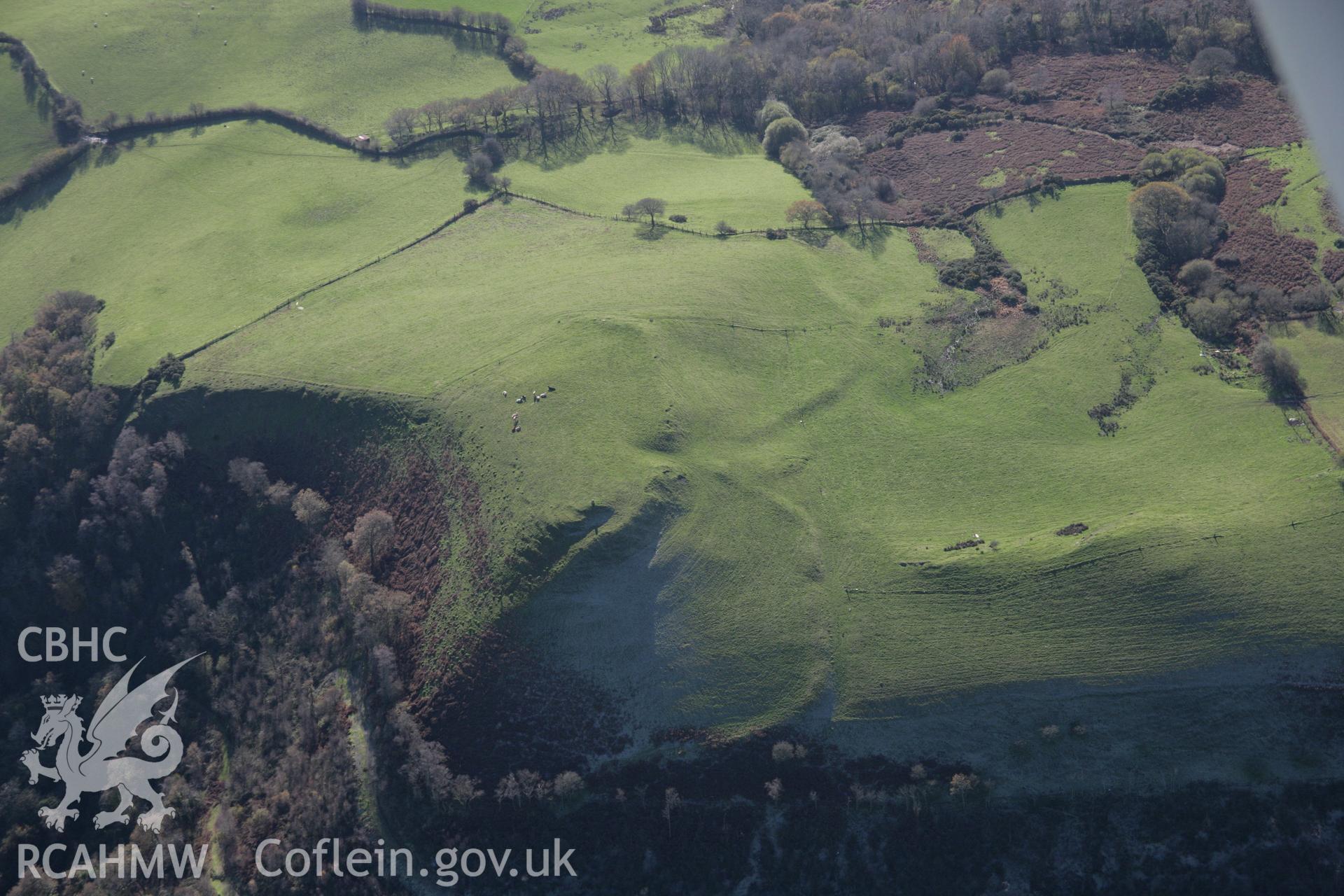 RCAHMW colour oblique photograph of Y Fan, hillfort, view from north. Taken by Toby Driver on 17/11/2005.