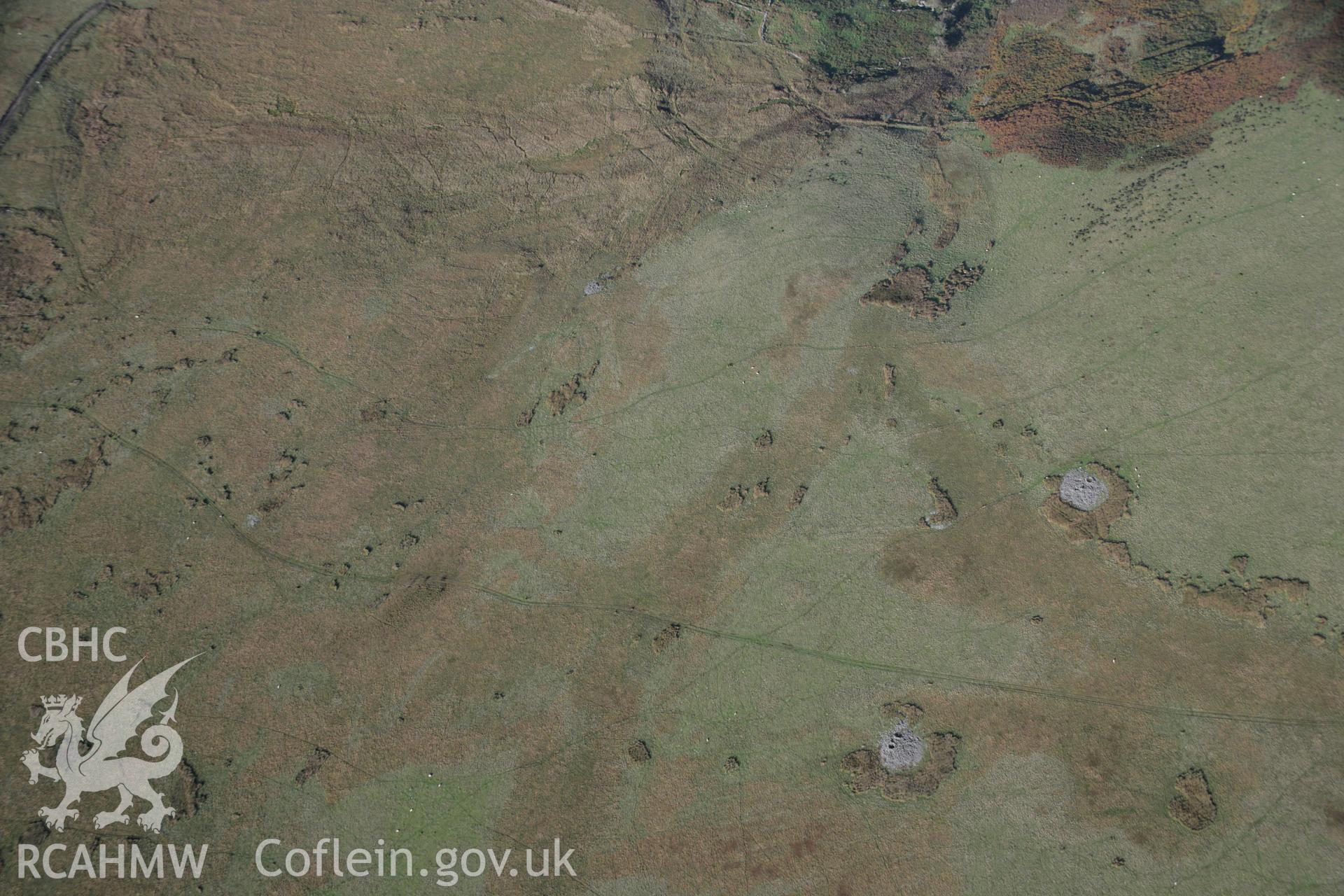 RCAHMW colour oblique aerial photograph of Carnau Cefn-y-Ffordd, Cairn VI, viewed from the south-west. Taken on 13 October 2005 by Toby Driver