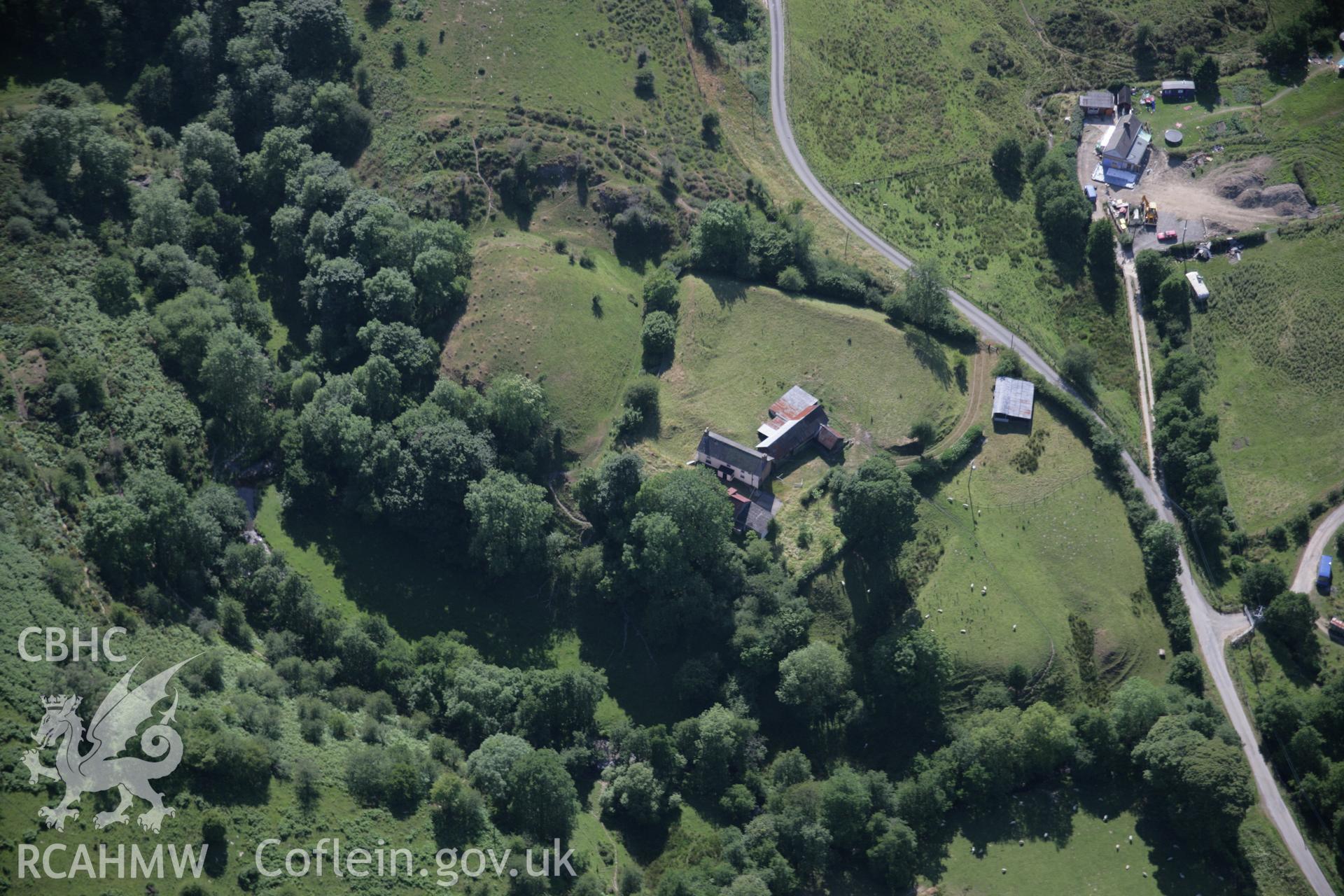 RCAHMW digital colour oblique photograph of Castell Cwm Aran viewed from the north-east. Taken on 21/07/2005 by T.G. Driver.