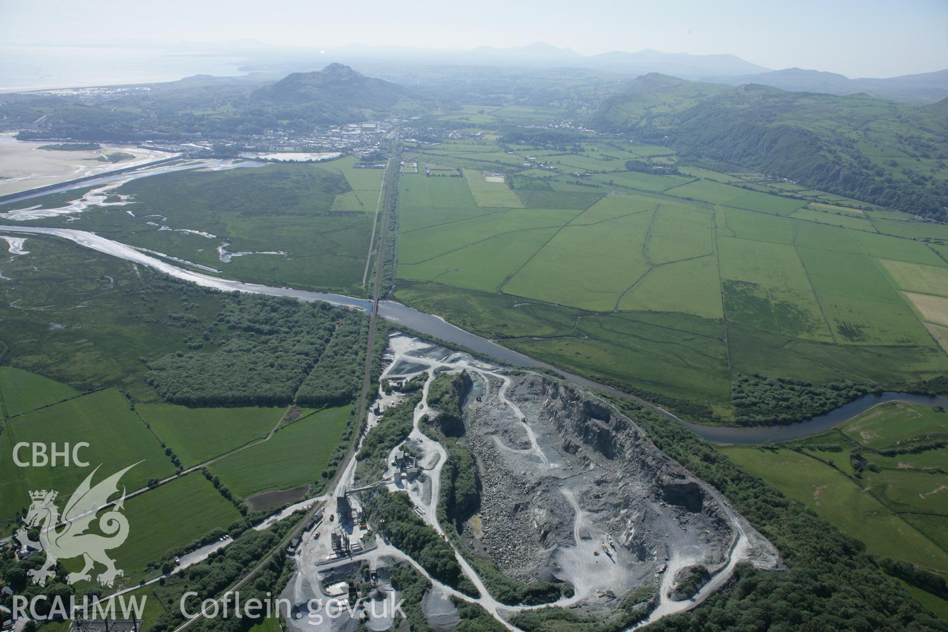 RCAHMW digital colour oblique photograph of Ynys Gron Granite Quarry. Taken on 08/06/2005 by T.G. Driver.