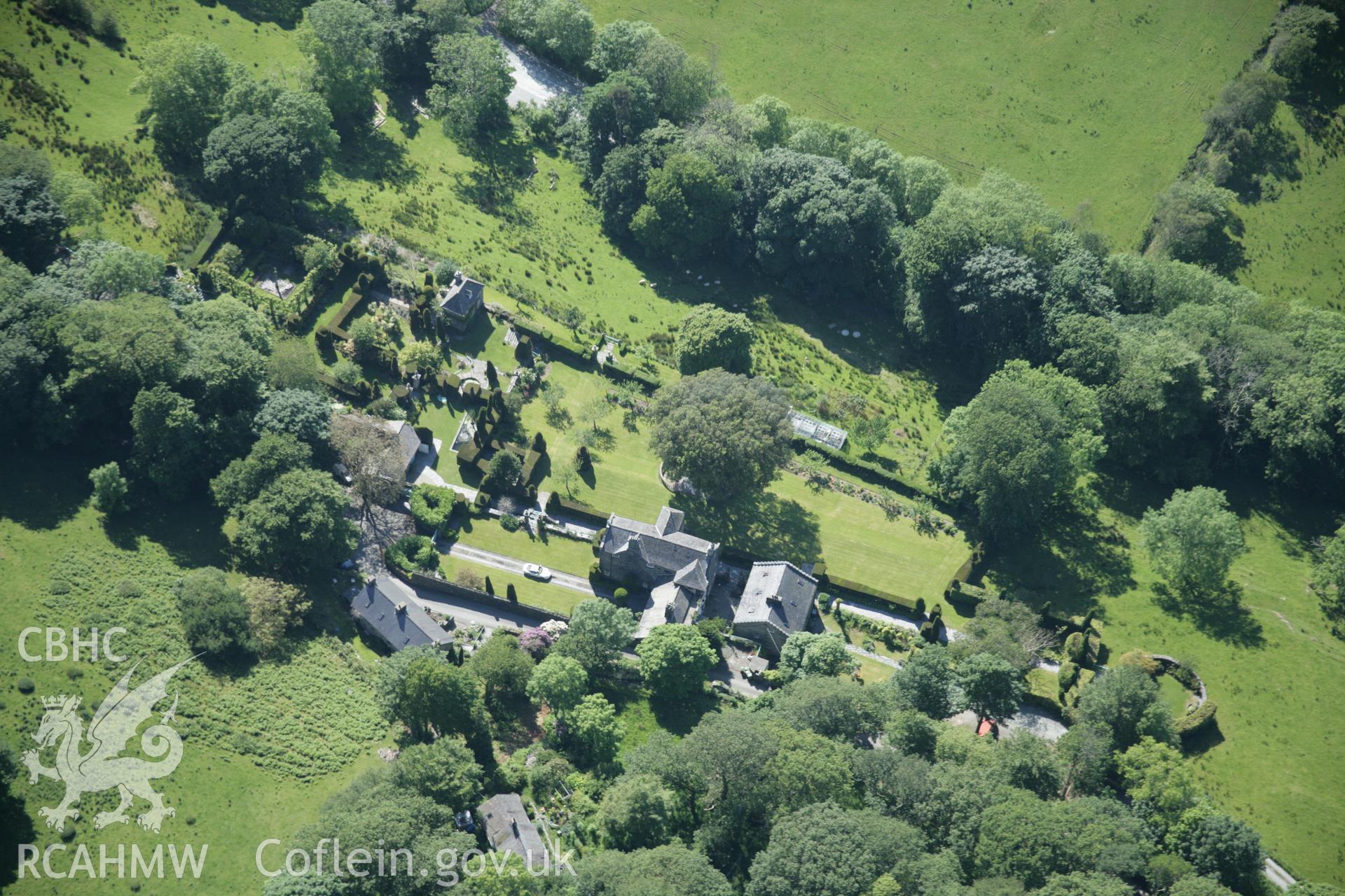 RCAHMW digital colour oblique photograph of the garden at Plas Brondanw, Garreg viewed from the east. Taken on 08/06/2005 by T.G. Driver.