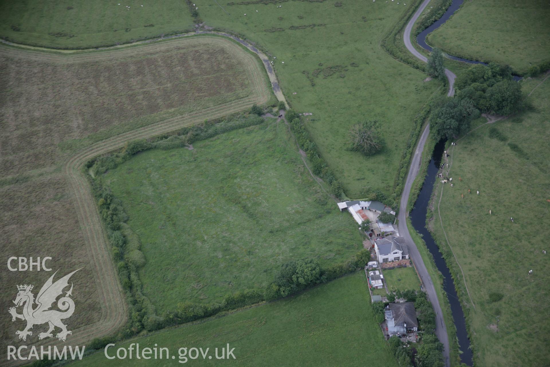 RCAHMW digital colour oblique photograph of Goldcliff Moated Site viewed from the south-east. Taken on 07/07/2005 by T.G. Driver.