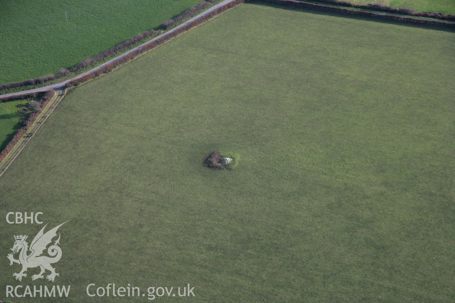 RCAHMW colour oblique photograph of Crug Hywel, barrow, view from west. Taken by Toby Driver on 17/11/2005.