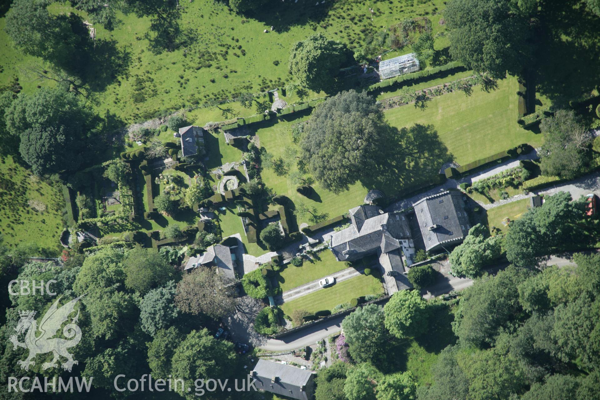 RCAHMW digital colour oblique photograph of the garden at Plas Brondanw, Garreg, viewed from the north-east. Taken on 08/06/2005 by T.G. Driver.