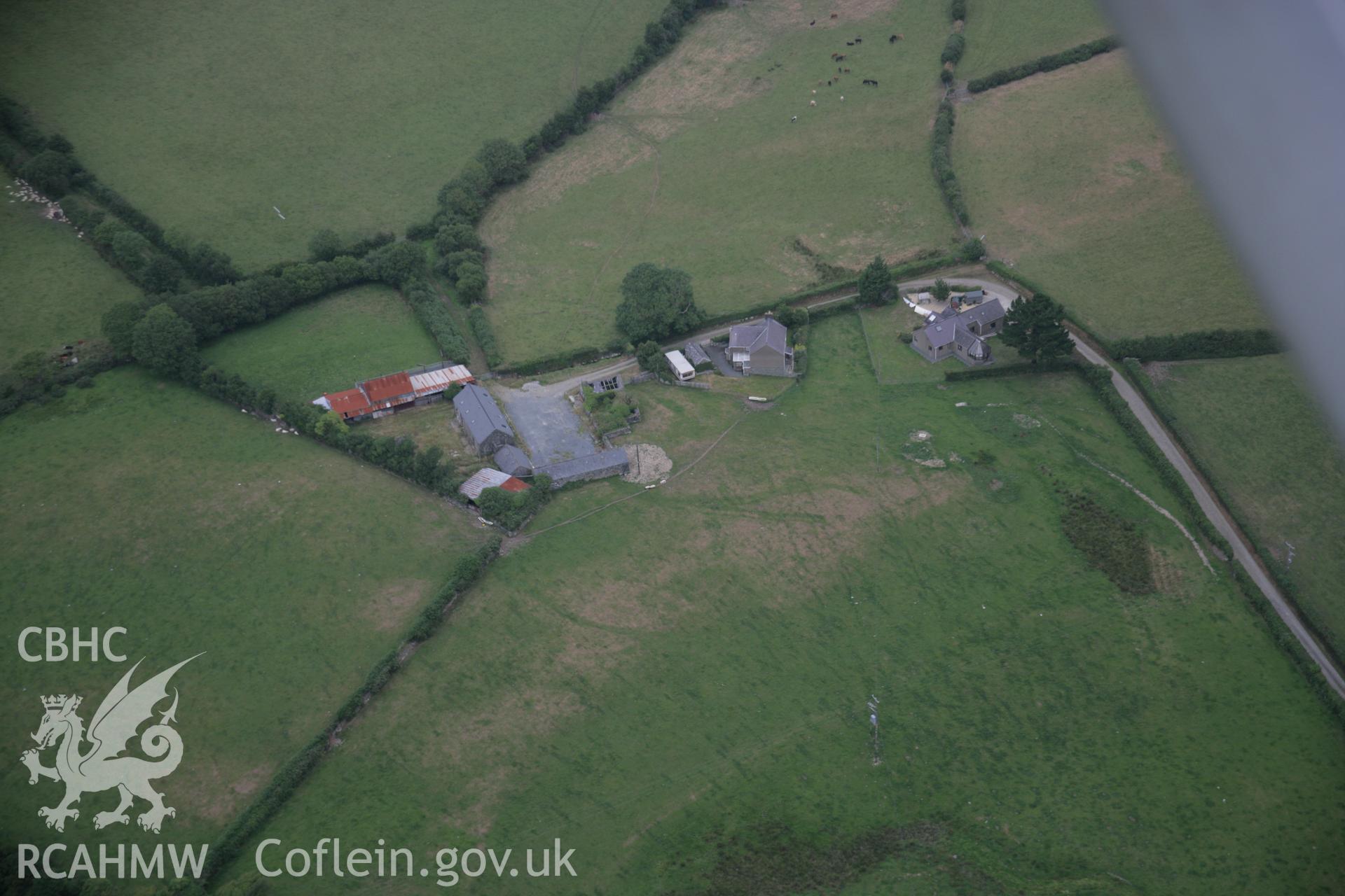RCAHMW digital colour oblique photograph of the cropmarks of a possible defended enclosure at Bryn Marsli viewed from the south. Taken on 27/07/2005 by T.G. Driver.