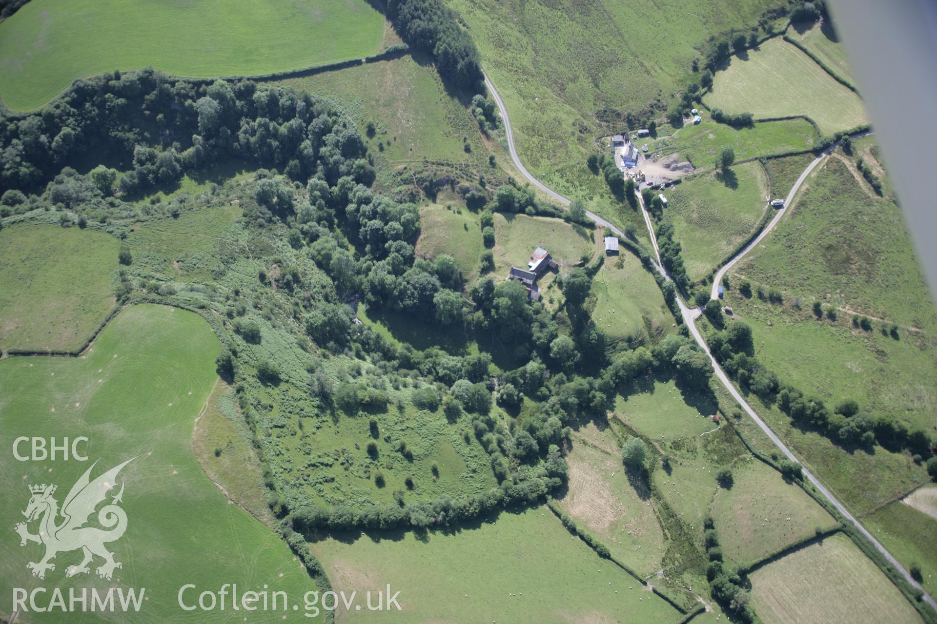 RCAHMW digital colour oblique photograph of Castell Cwm Aran viewed from the east. Taken on 21/07/2005 by T.G. Driver.