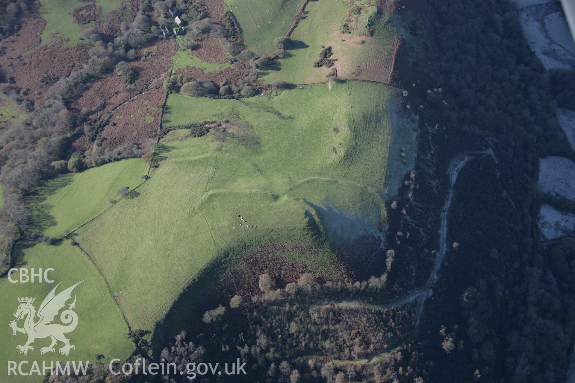 RCAHMW colour oblique photograph of Y Fan, hillfort, view from east. Taken by Toby Driver on 17/11/2005.