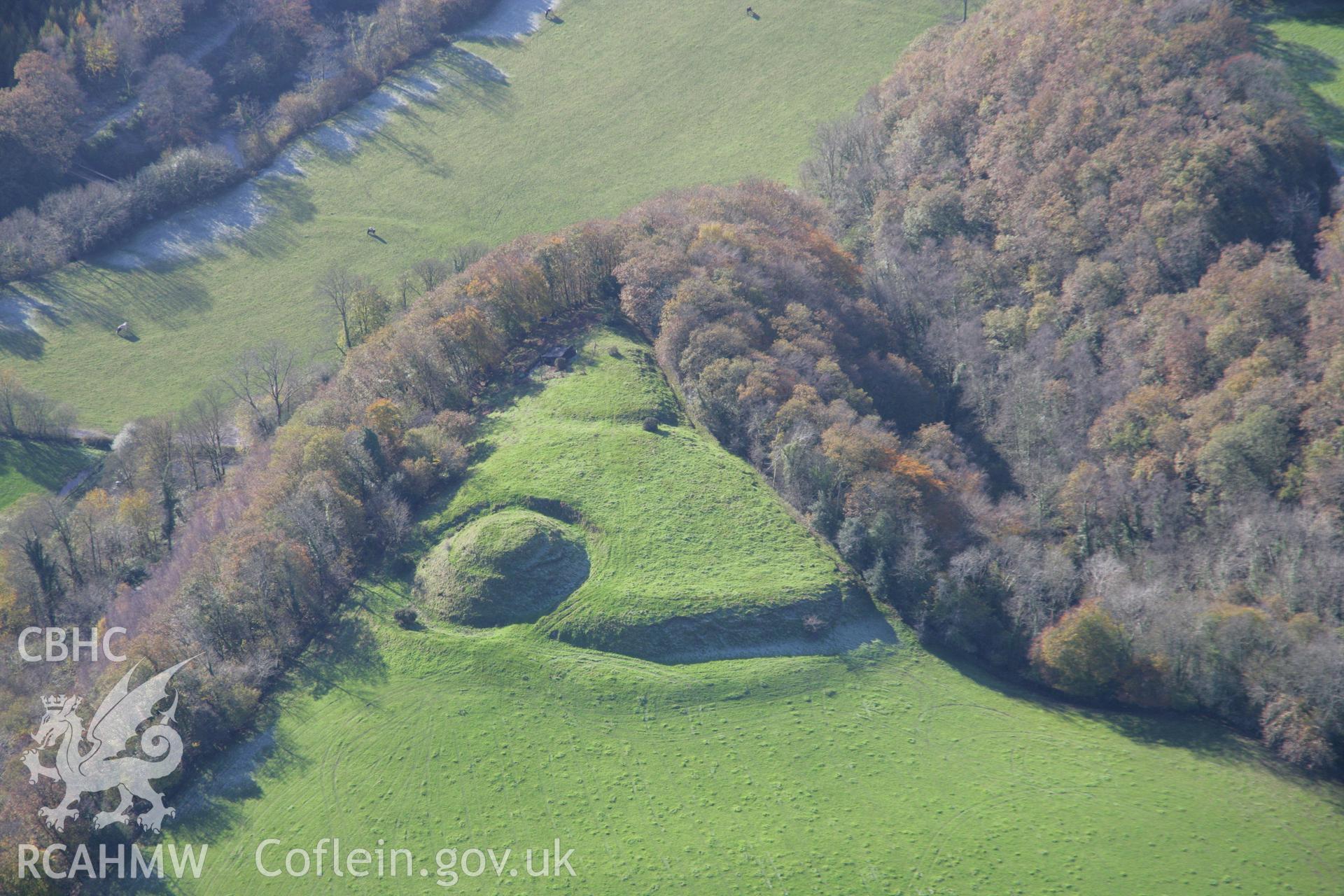 RCAHMW colour oblique photograph of Allt y Ferin, motte and bailey castle, view from north. Taken by Toby Driver on 17/11/2005.