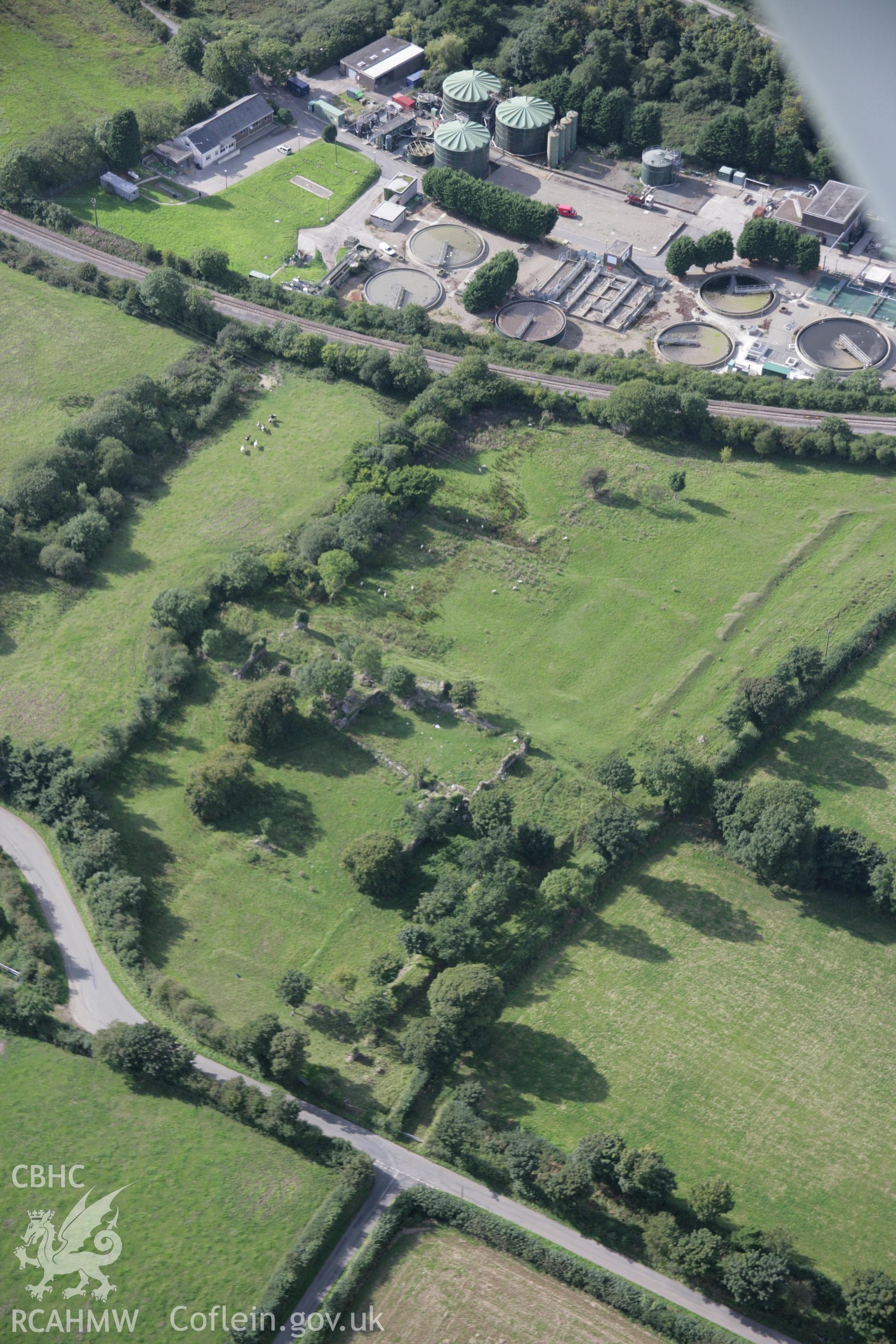 RCAHMW digital colour oblique photograph of Haroldston House Garden Earthworks viewed from the south-east. Taken on 01/09/2005 by T.G. Driver.