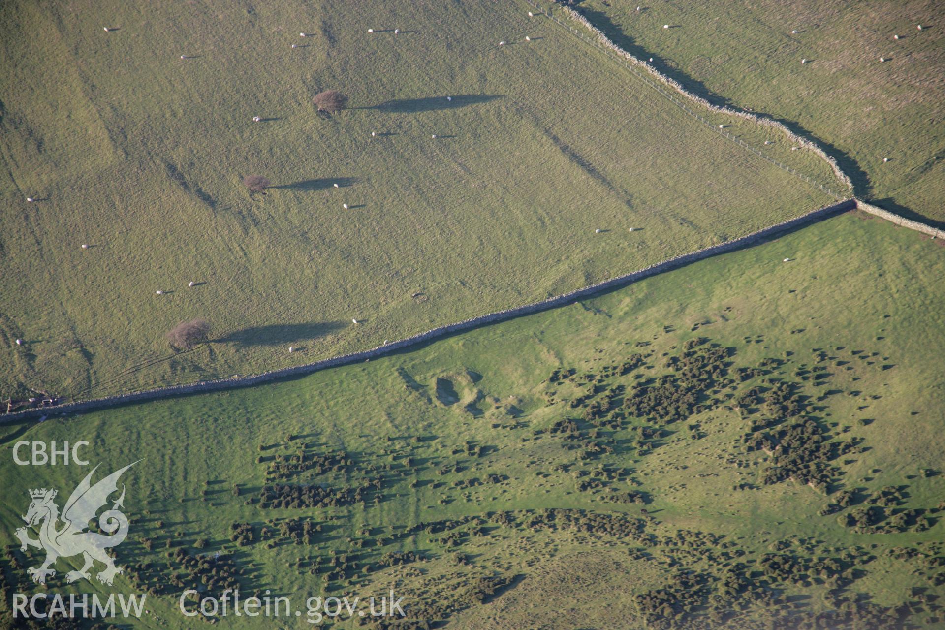 RCAHMW colour oblique aerial photograph of the hut group at Ffridd Ddu from the south. Taken on 21 November 2005 by Toby Driver