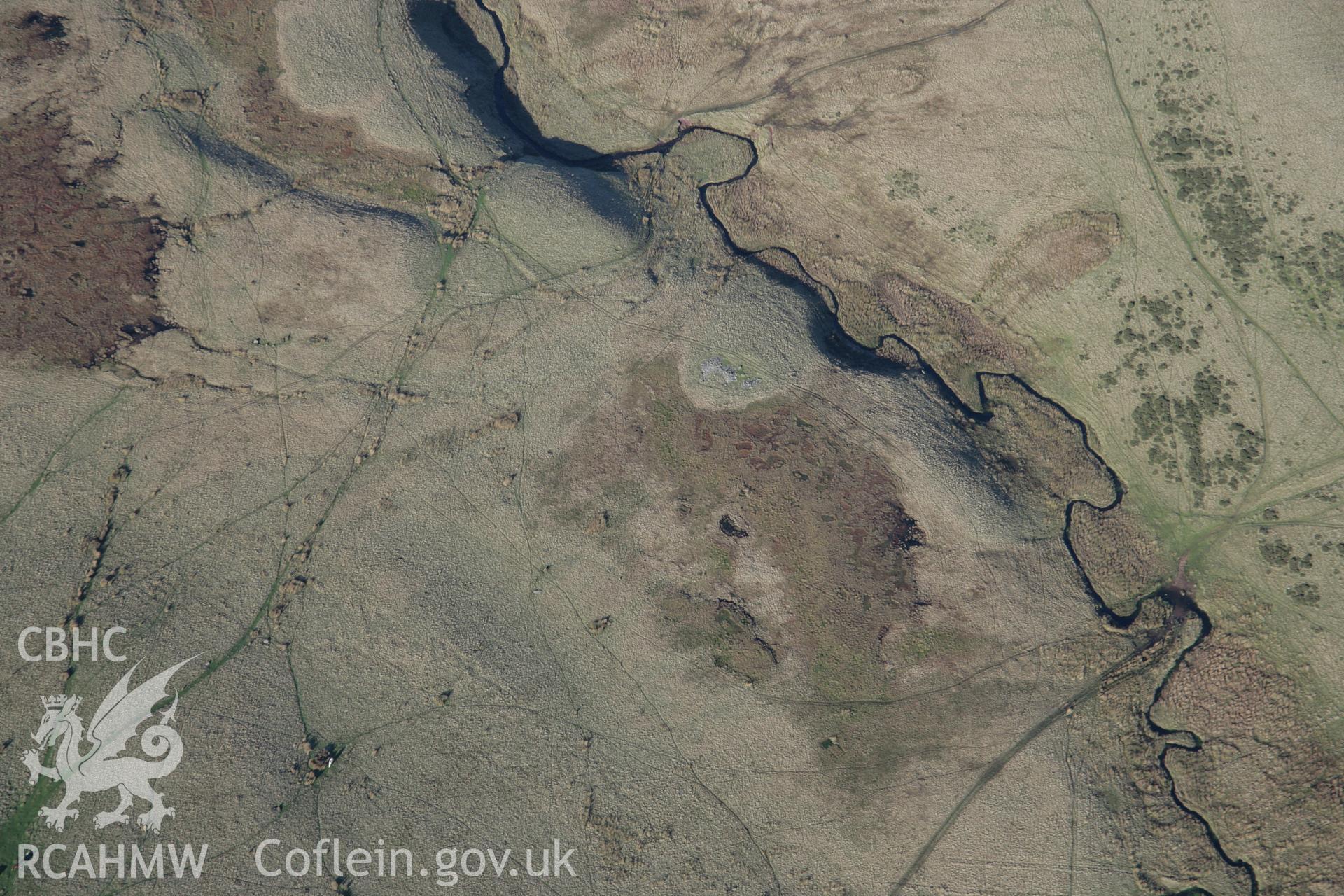 RCAHMW colour oblique photograph of Nant Tarw, ritual complex, view looking south. Taken by Toby Driver on 17/11/2005.