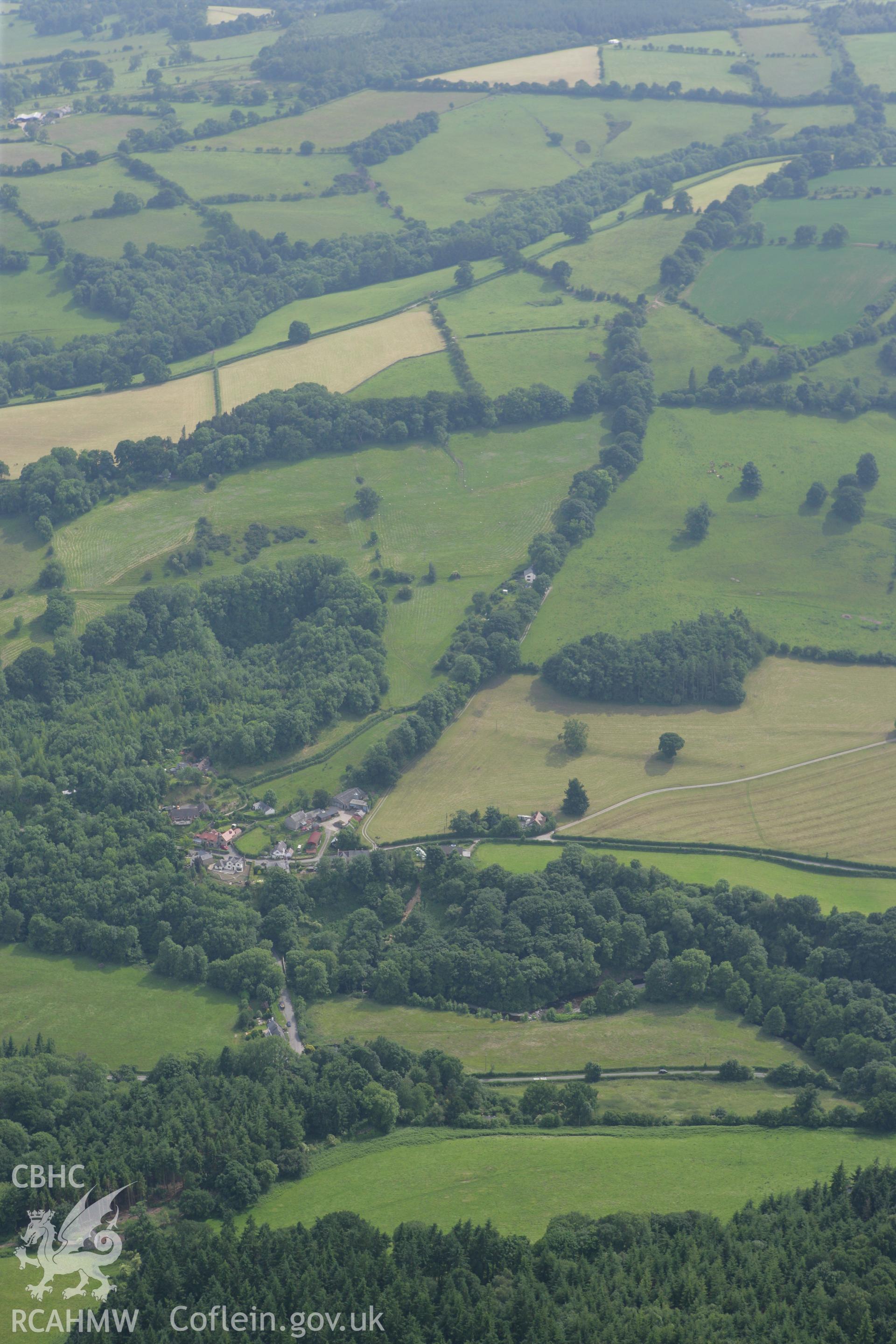 RCAHMW colour oblique photograph of Offa's Dyke, section from the footpath south of Pen-y-Bryn to Orseddwen. Taken by Toby Driver on 01/07/2008.