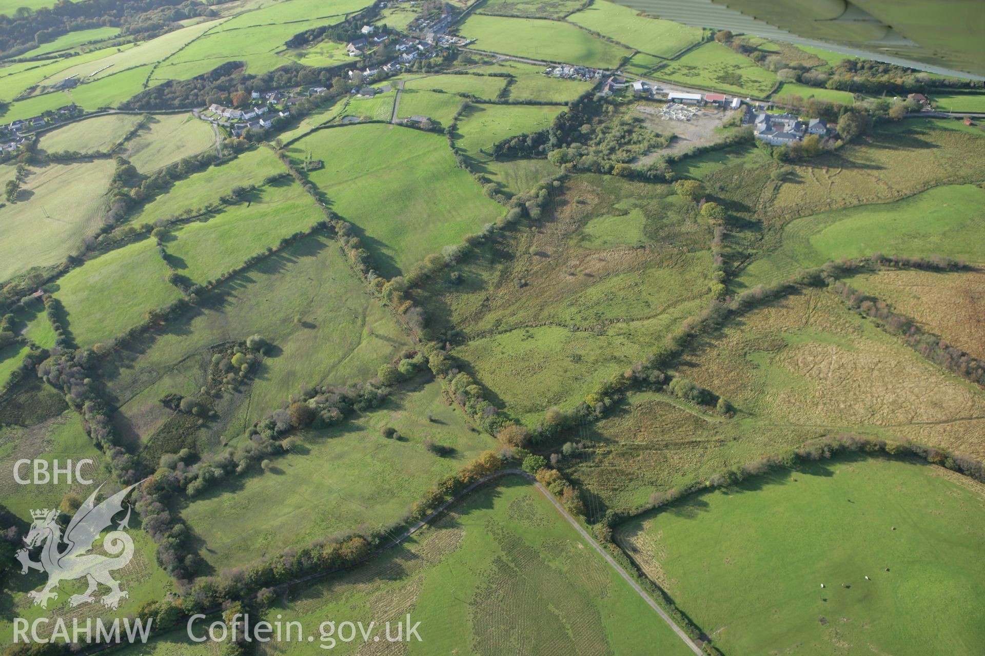 RCAHMW colour oblique photograph of Pen-y-Coedcae Roman Camp. Taken by Toby Driver on 16/10/2008.