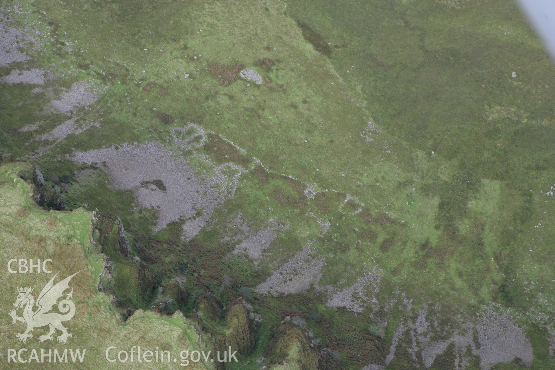 RCAHMW colour oblique photograph of Padell-y-Bwlch, huts and enclosures. Taken by Toby Driver on 12/09/2008.