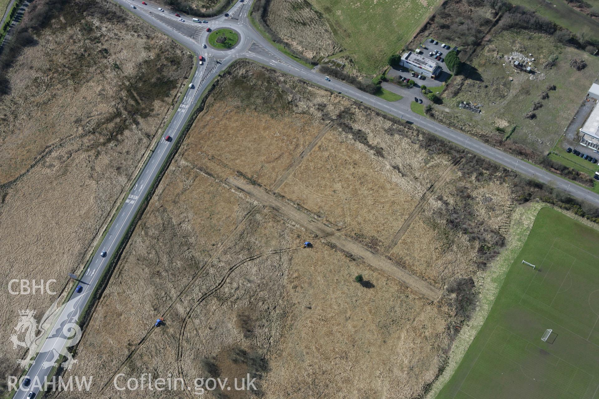 RCAHMW colour oblique photograph of Roman Military Enclosure on Stafford Common, Gowerton. Taken by Toby Driver on 04/03/2008.