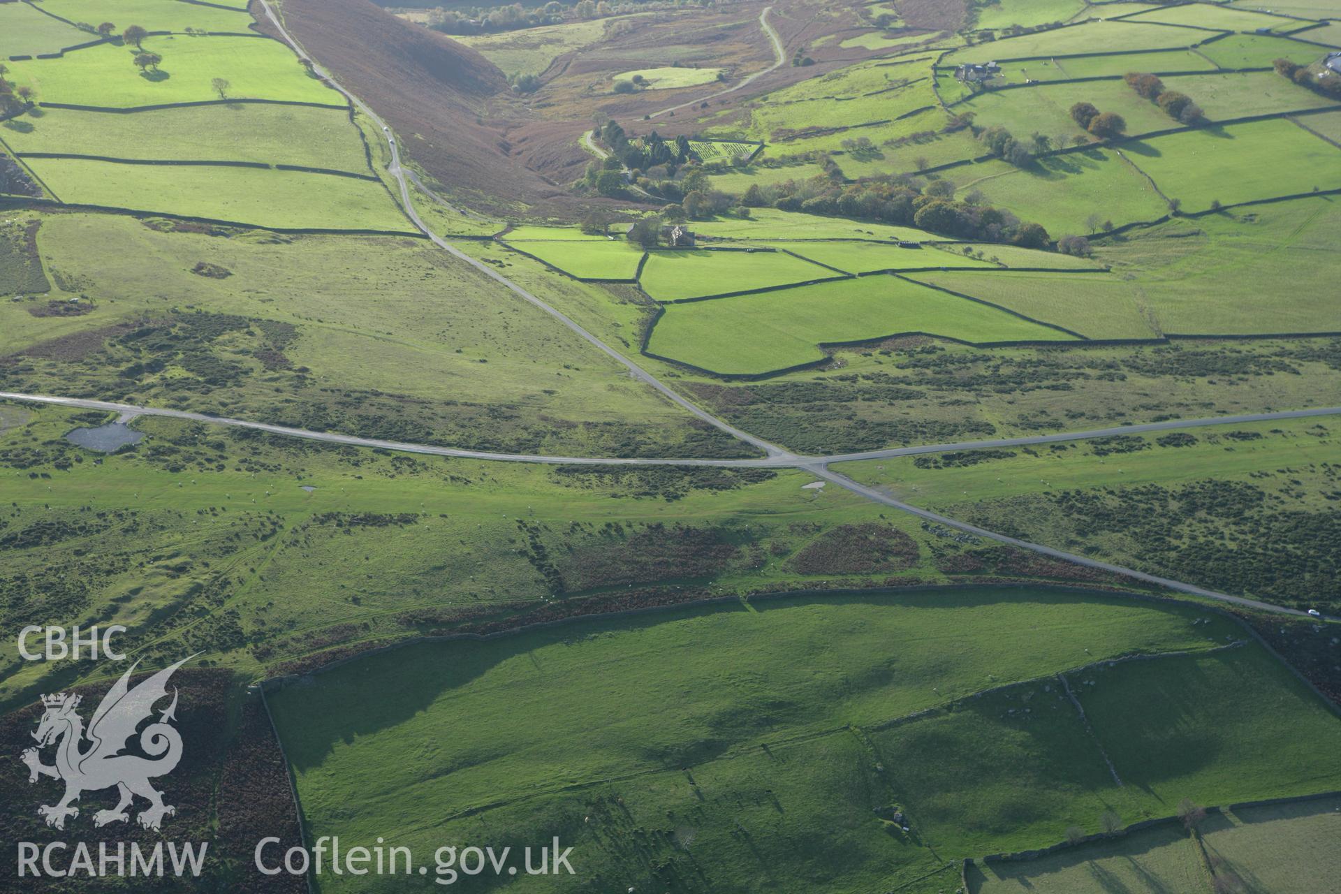 RCAHMW colour oblique photograph of Clawddtrawscae Dyke. Taken by Toby Driver on 16/10/2008.