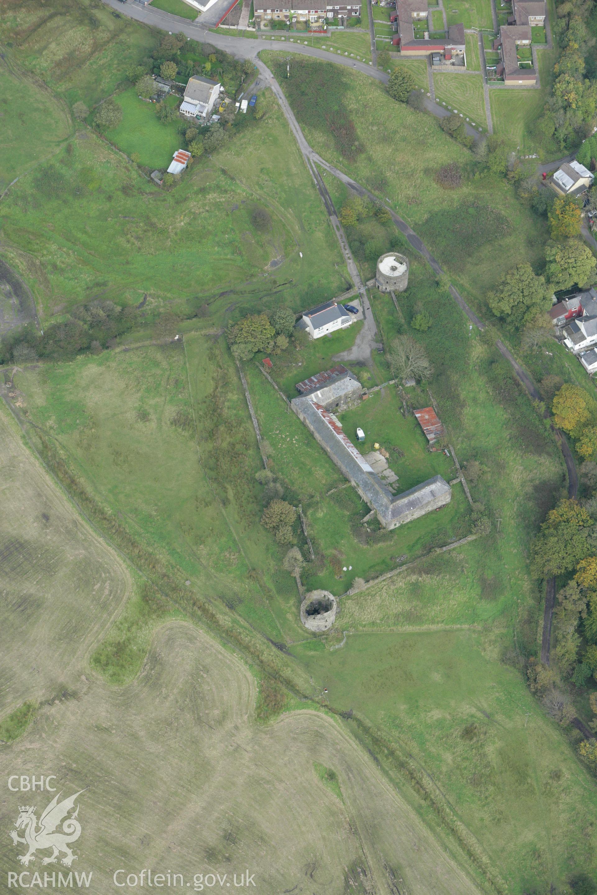 RCAHMW colour oblique photograph of Roundhouse Farm, Nantyglo. Taken by Toby Driver on 10/10/2008.