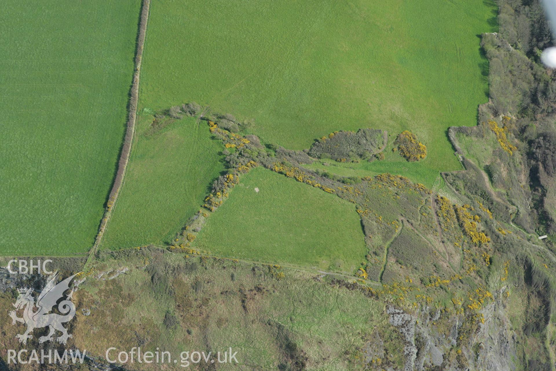 RCAHMW colour oblique photograph of Castell Bach. Taken by Toby Driver on 24/04/2008.