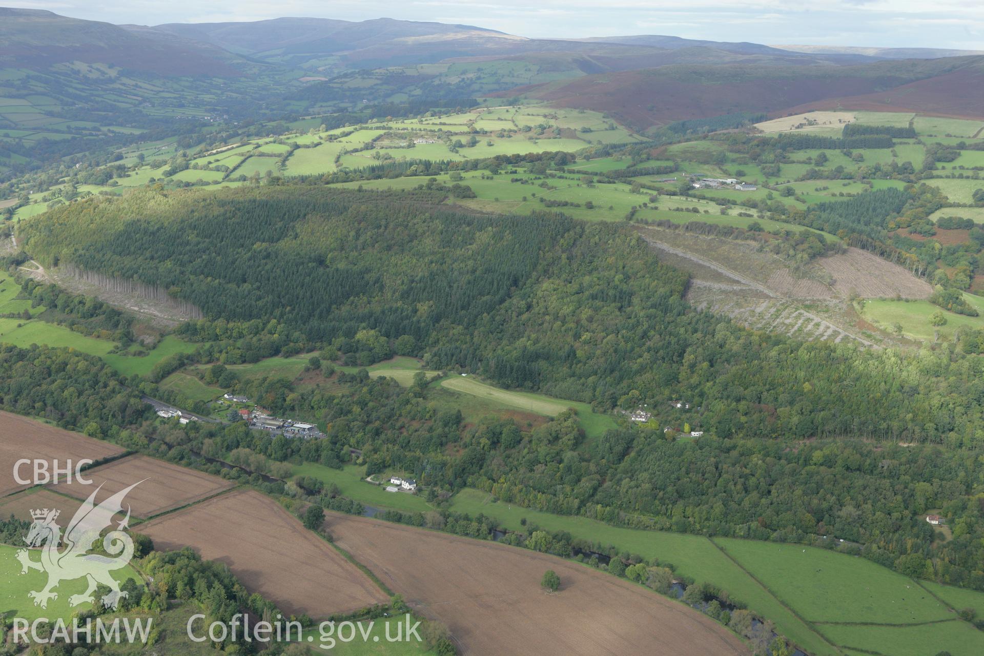 RCAHMW colour oblique photograph of The Graig Settlement. Taken by Toby Driver on 10/10/2008.