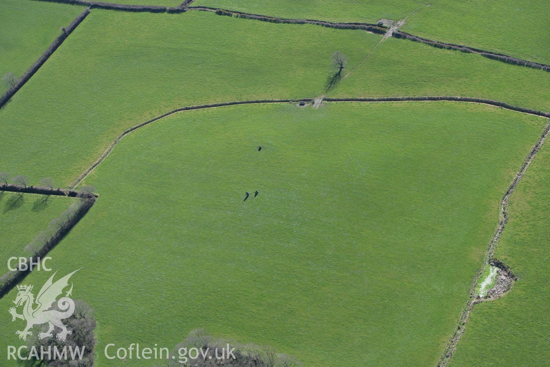 RCAHMW colour oblique photograph of Meinillwydion Standing Stones. Taken by Toby Driver on 04/03/2008.