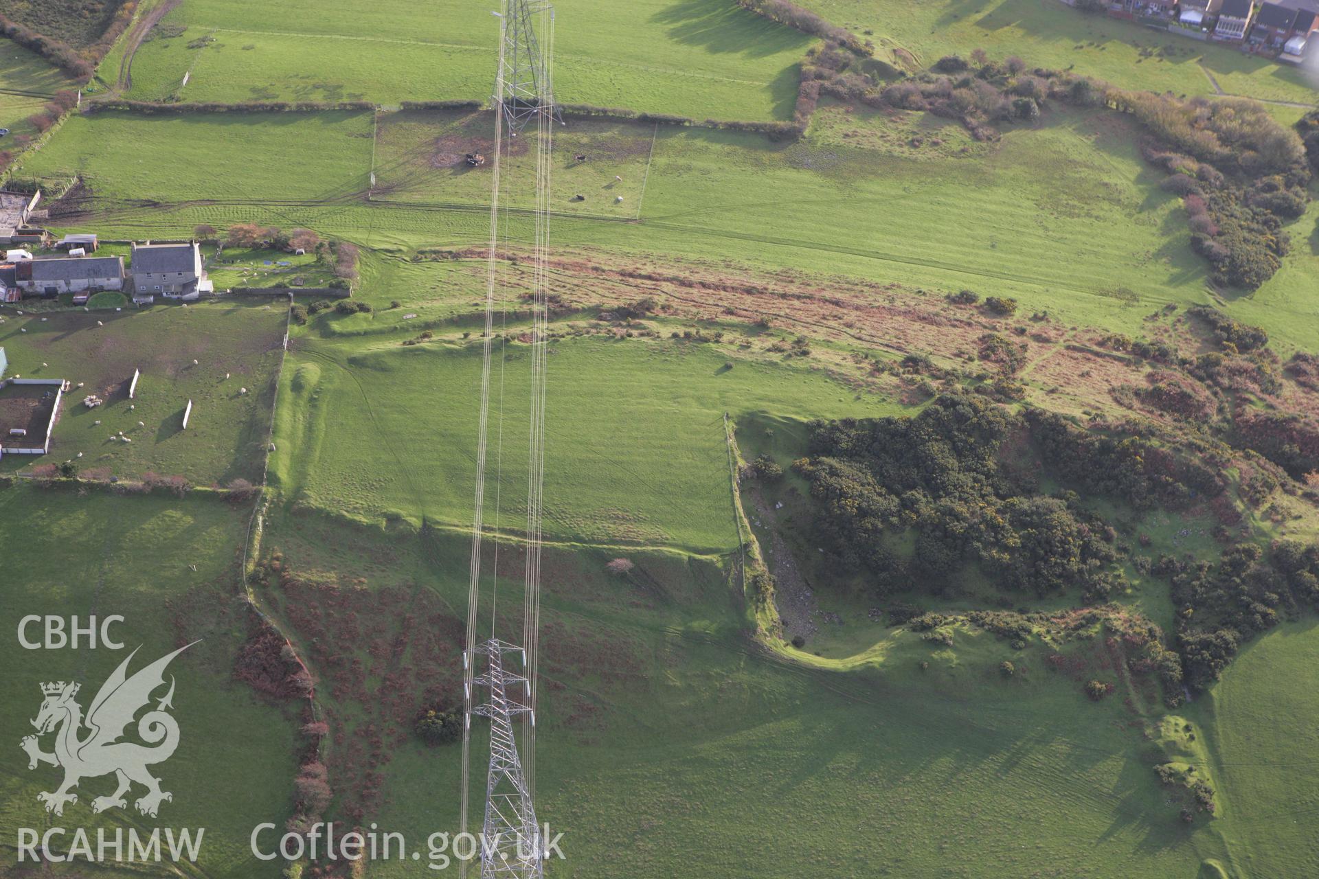 RCAHMW colour oblique photograph of Pen-y-castell hillfort. Taken by Toby Driver on 12/11/2008.