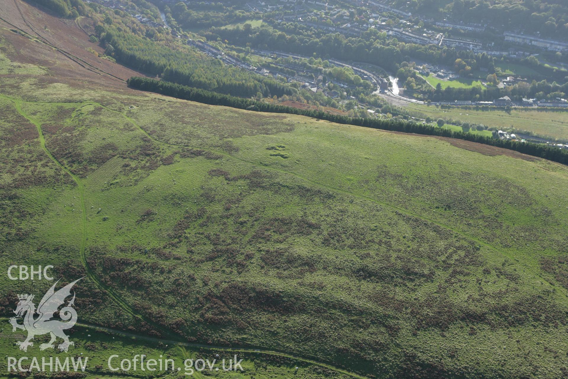 RCAHMW colour oblique photograph of Cefn Merthyr Round Cairn. Taken by Toby Driver on 16/10/2008.