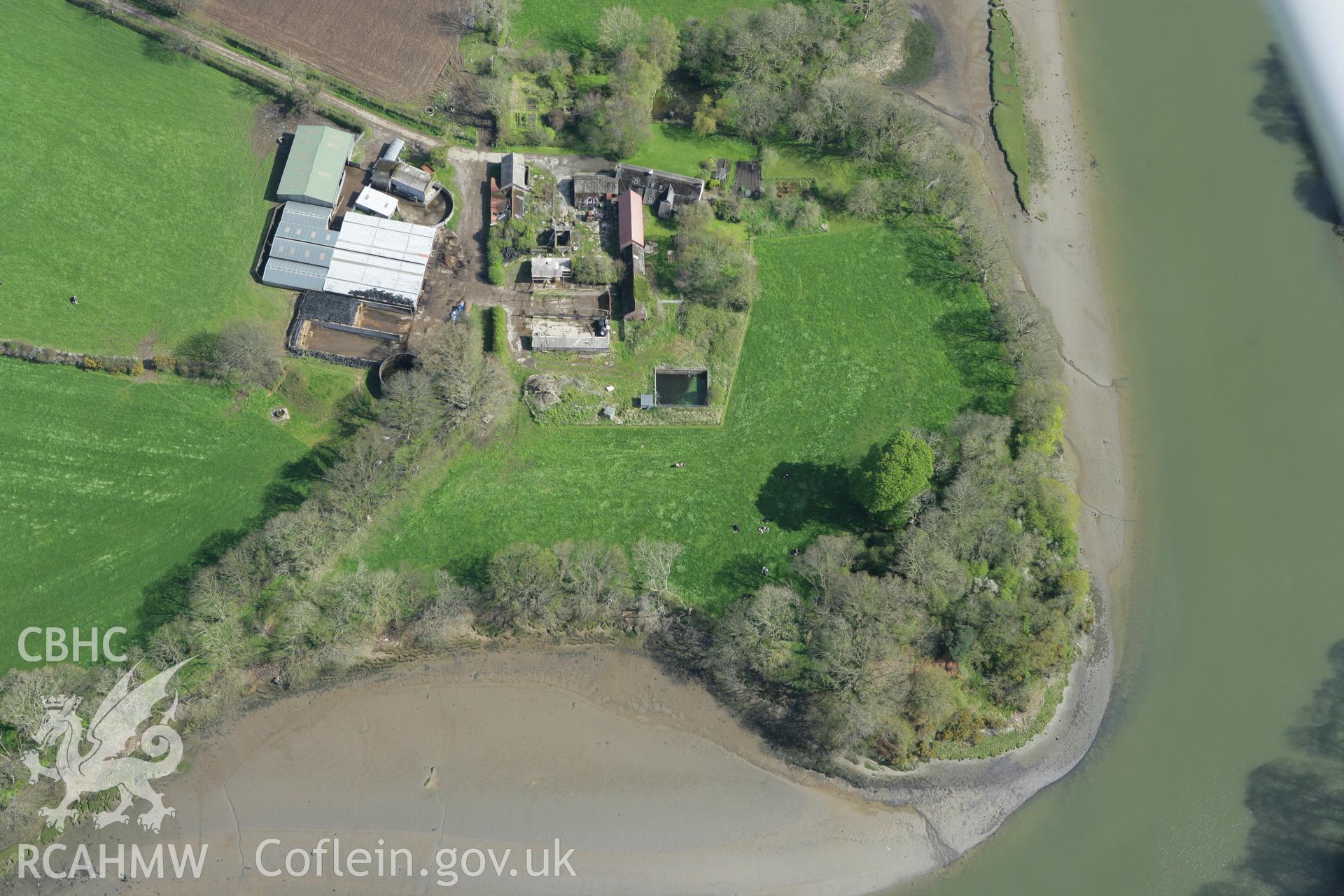 RCAHMW colour oblique photograph of Cardigan Old Castle. Taken by Toby Driver on 24/04/2008.