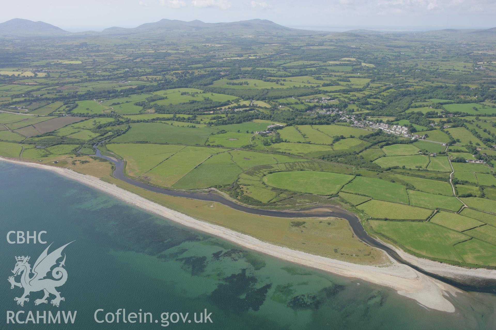 RCAHMW colour oblique photograph of view looking north over Llanystumdwy towards Snowdonia. Taken by Toby Driver on 13/06/2008.