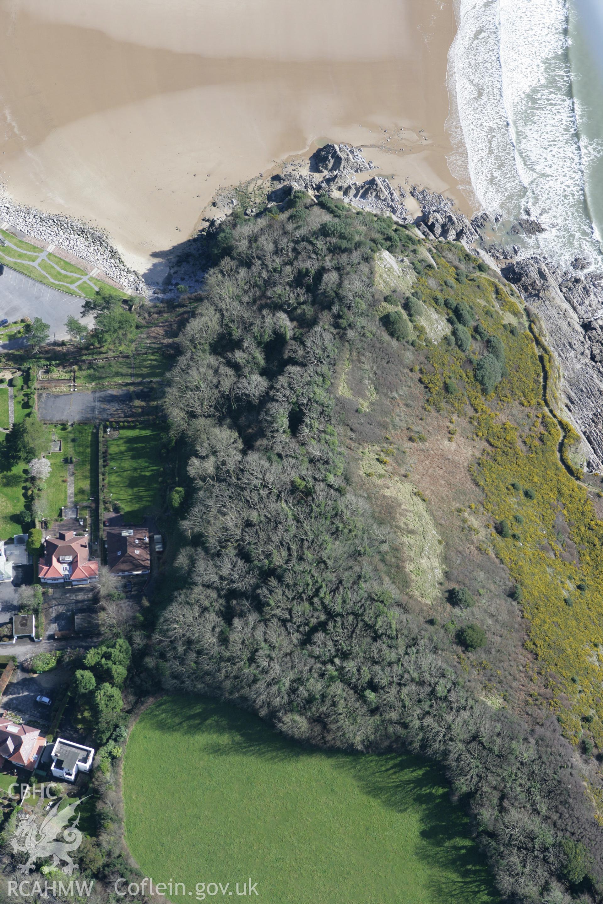 RCAHMW colour oblique photograph of Caswell Cliff Fort. Taken by Toby Driver on 04/03/2008.