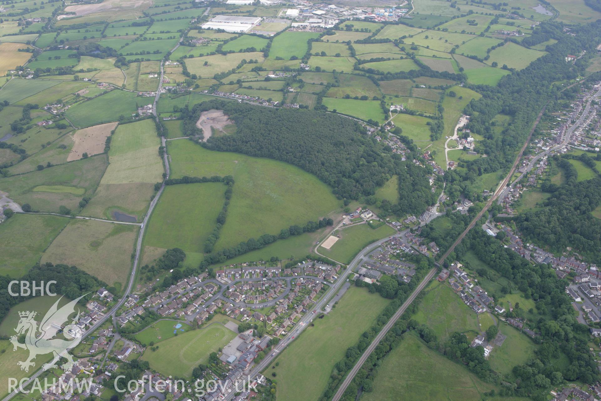 RCAHMW colour oblique photograph of Caer Estyn Hillfort. Taken by Toby Driver on 01/07/2008.