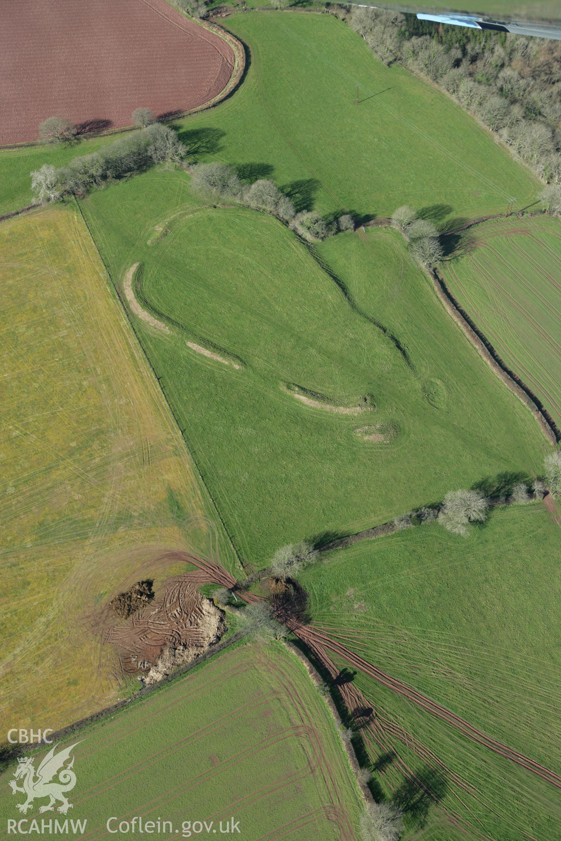 RCAHMW colour oblique photograph of Molleston Back Enclosure. Taken by Toby Driver on 04/03/2008.