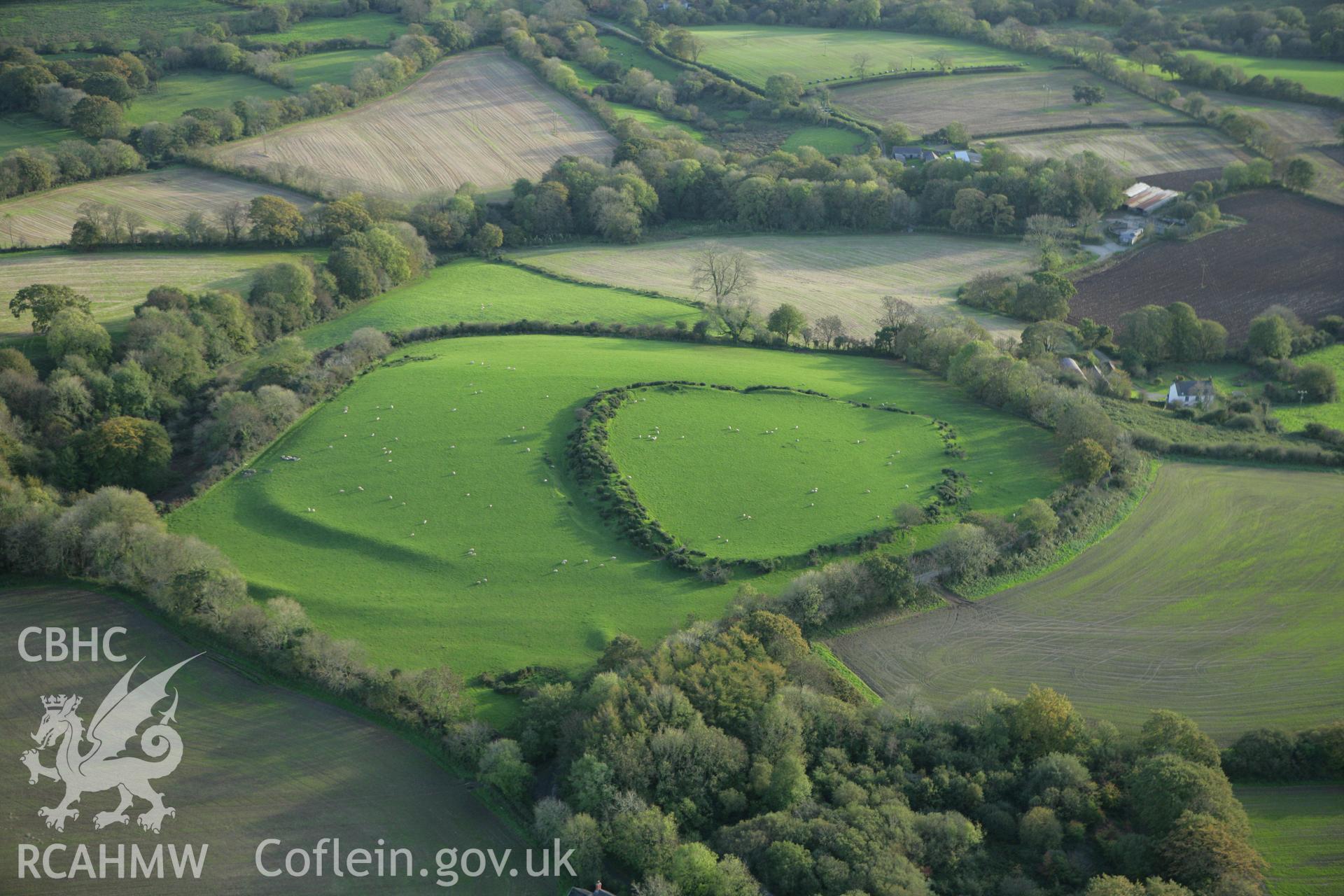 RCAHMW colour oblique photograph of Caerau Gaer. Taken by Toby Driver on 16/10/2008.