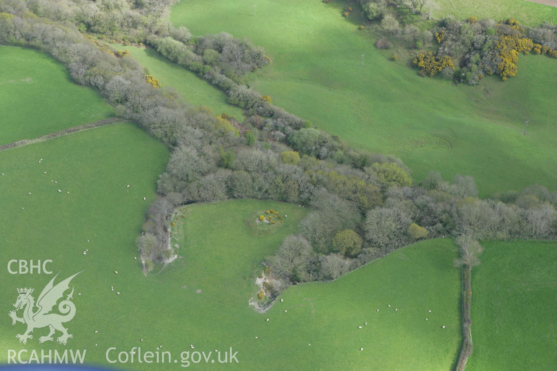 RCAHMW colour oblique photograph of Castell Pen-yr-Allt. Taken by Toby Driver on 24/04/2008.