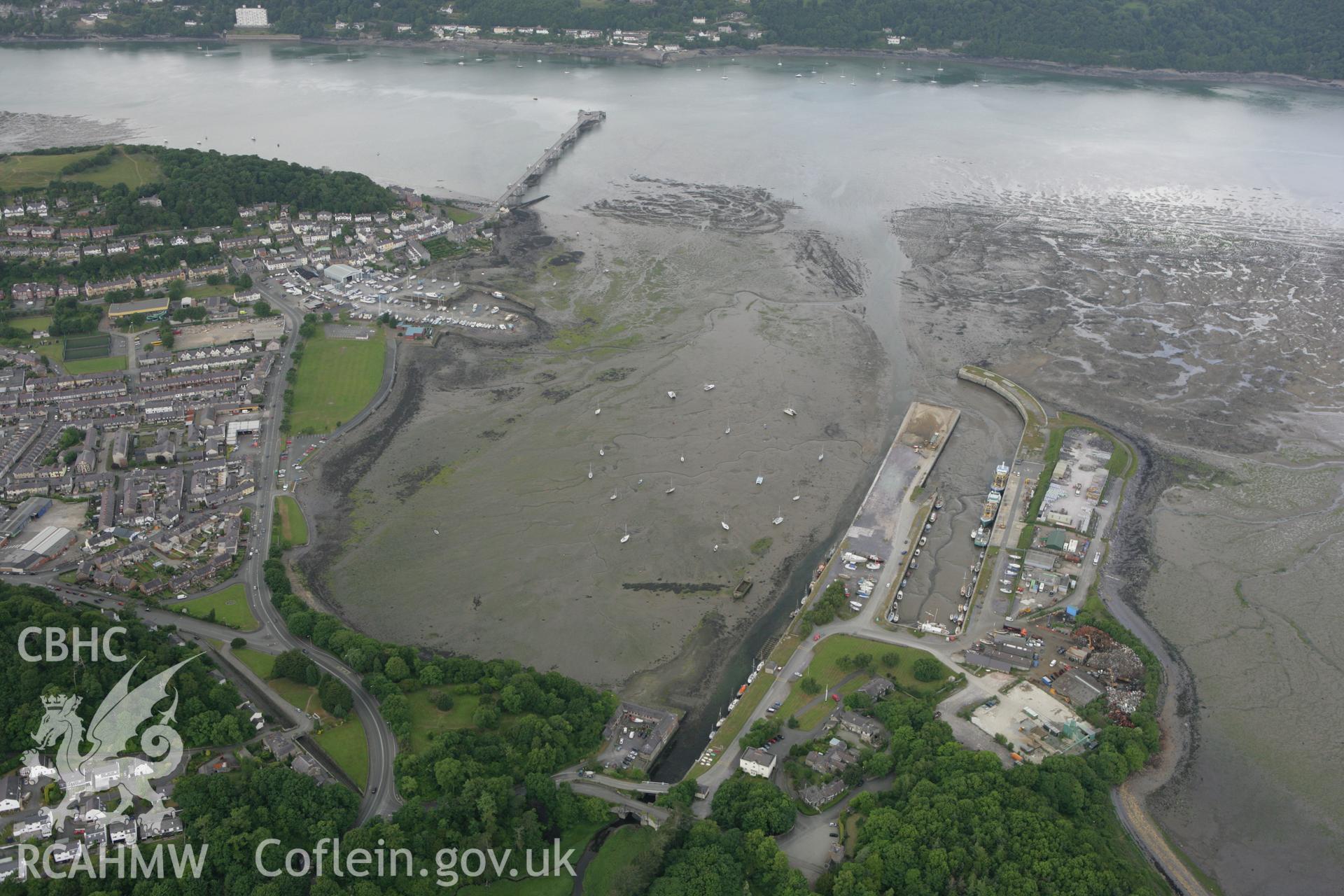 RCAHMW colour oblique photograph of Porth Penrhyn. Taken by Toby Driver on 13/06/2008.