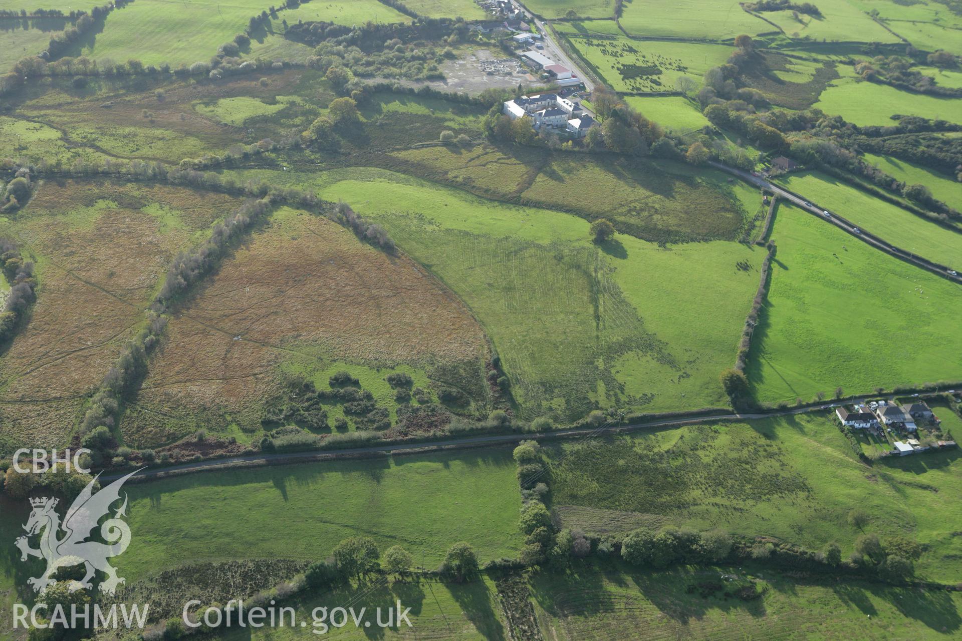 RCAHMW colour oblique photograph of Pen-y-Coedcae Roman Camp. Taken by Toby Driver on 16/10/2008.