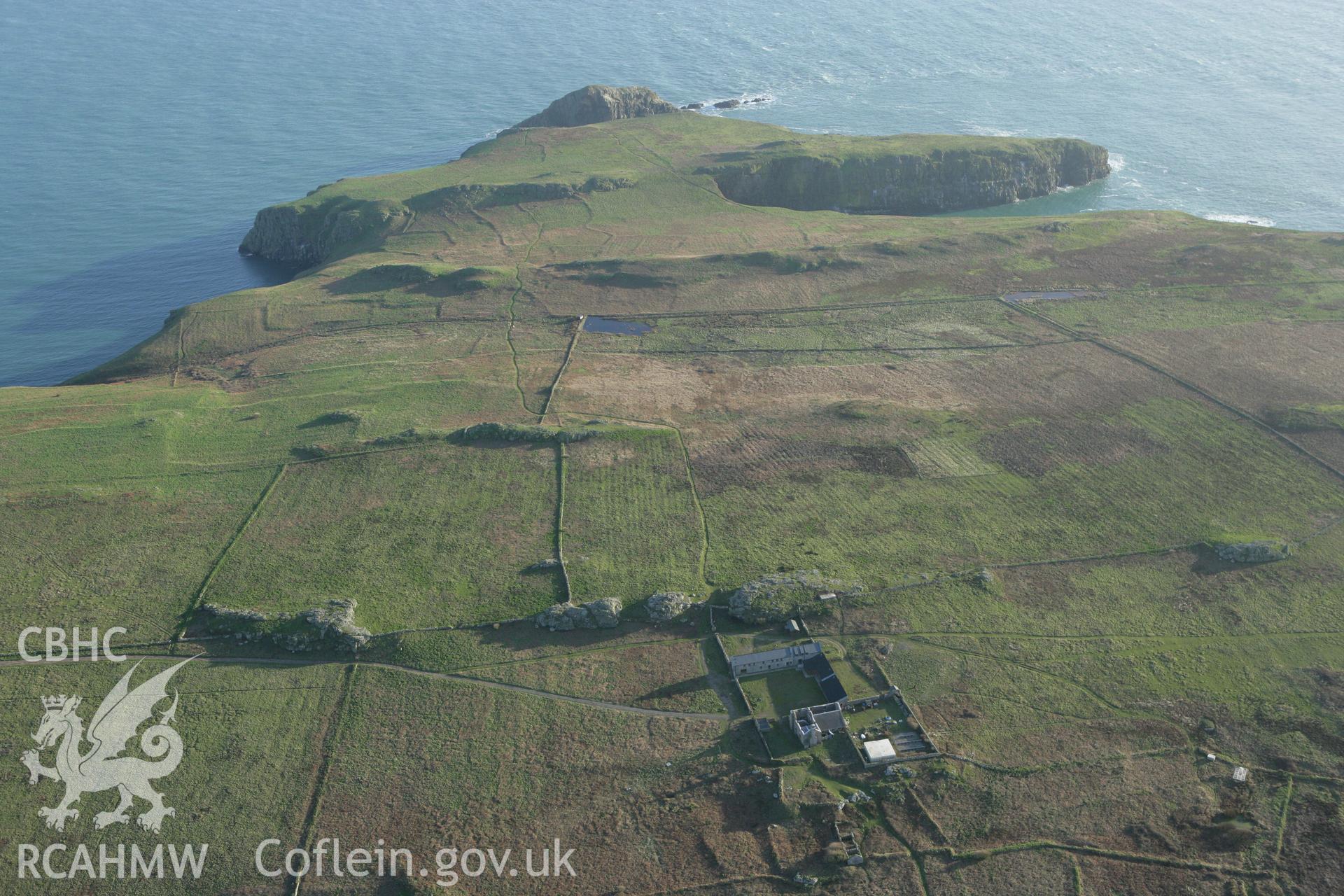 RCAHMW colour oblique photograph of Skomer Island Old Farm, landscape from north. Taken by Toby Driver on 04/03/2008.