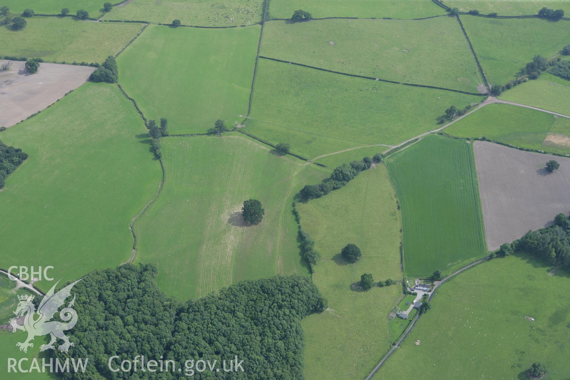 RCAHMW colour oblique photograph of Offa's Dyke, Caeau-Gwynion section. Taken by Toby Driver on 01/07/2008.