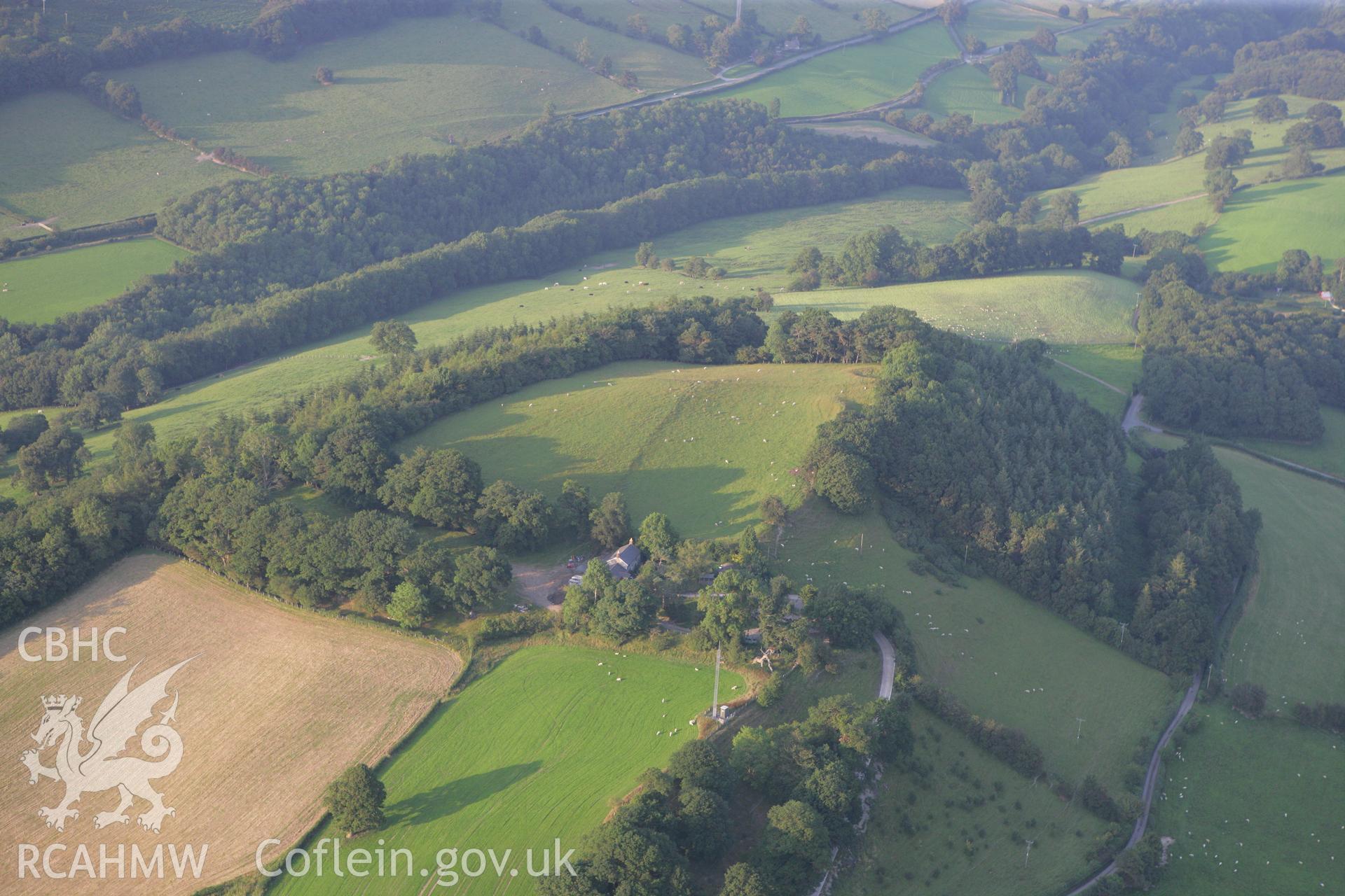 RCAHMW colour oblique photograph of Pen-y-Foel Hillfort, from the south-west. Taken by Toby Driver on 24/07/2008.