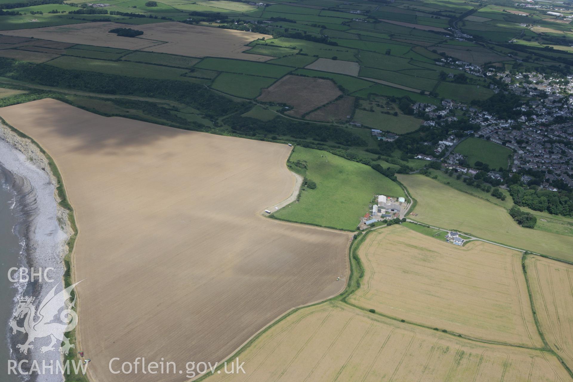 RCAHMW colour oblique photograph of landscape looking east towards Castle Ditches Camp. Taken by Toby Driver on 21/07/2008.