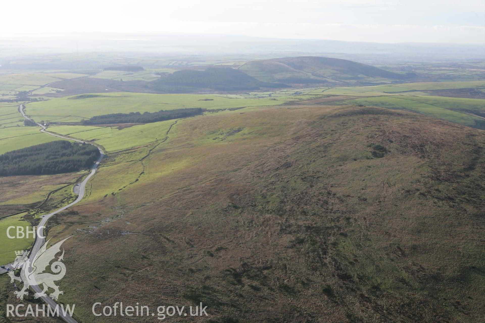 RCAHMW colour oblique photograph of Foel Eryr Cairn. Taken by Toby Driver on 15/12/2008.