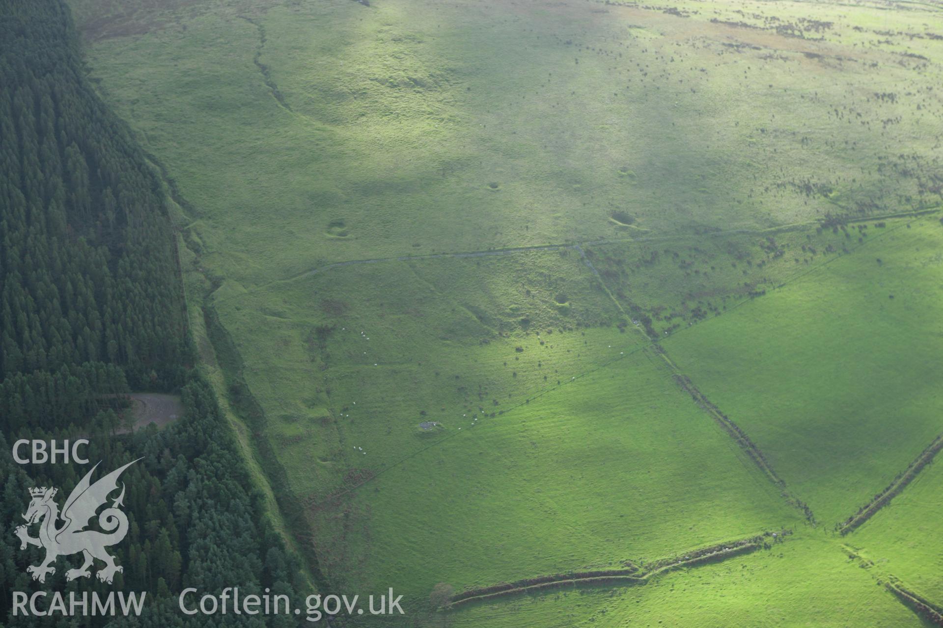 RCAHMW colour oblique photograph of Foel Fynyddau, settlement remains. Taken by Toby Driver on 16/10/2008.