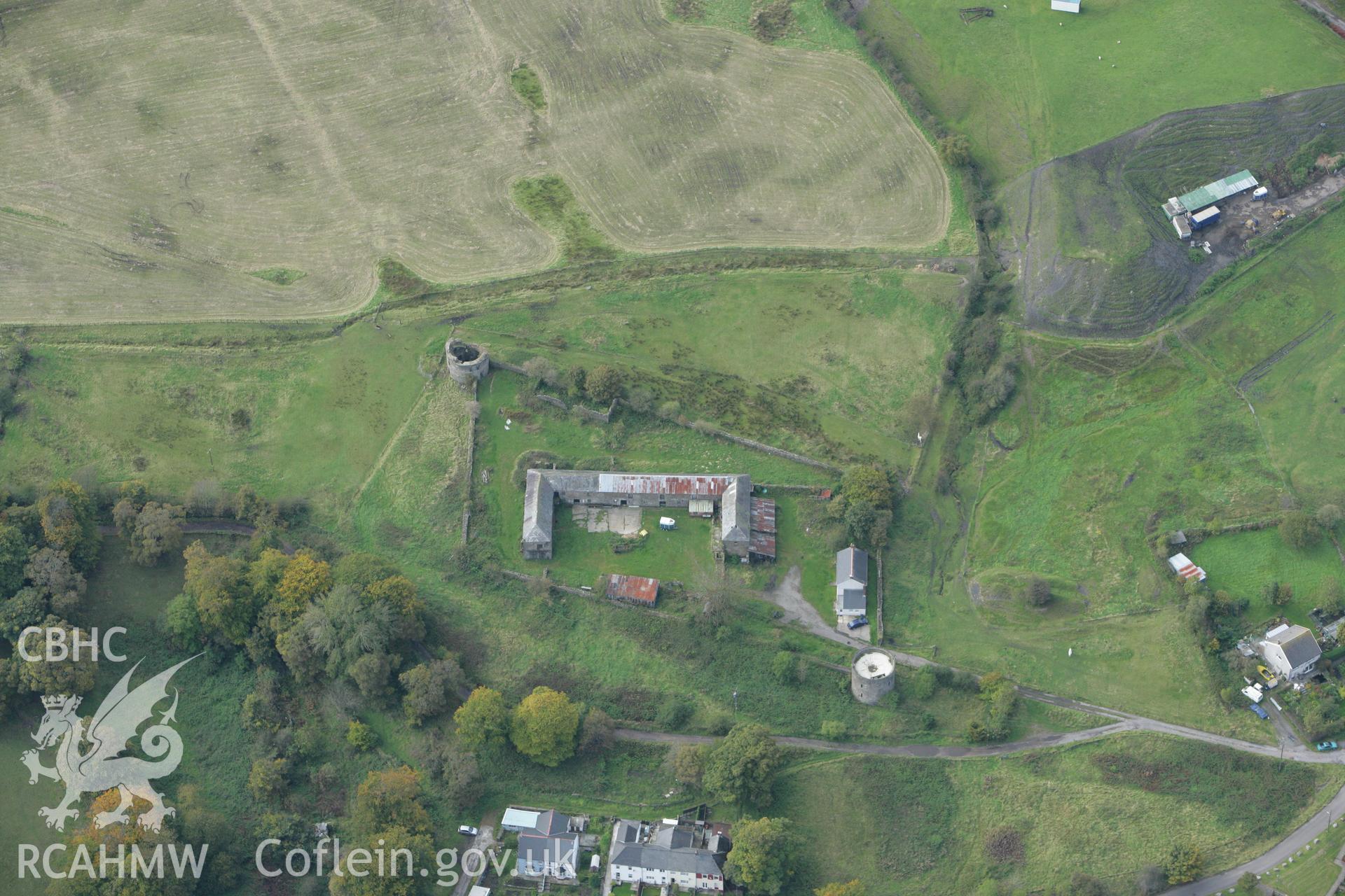 RCAHMW colour oblique photograph of Roundhouse Farm, Nantyglo. Taken by Toby Driver on 10/10/2008.