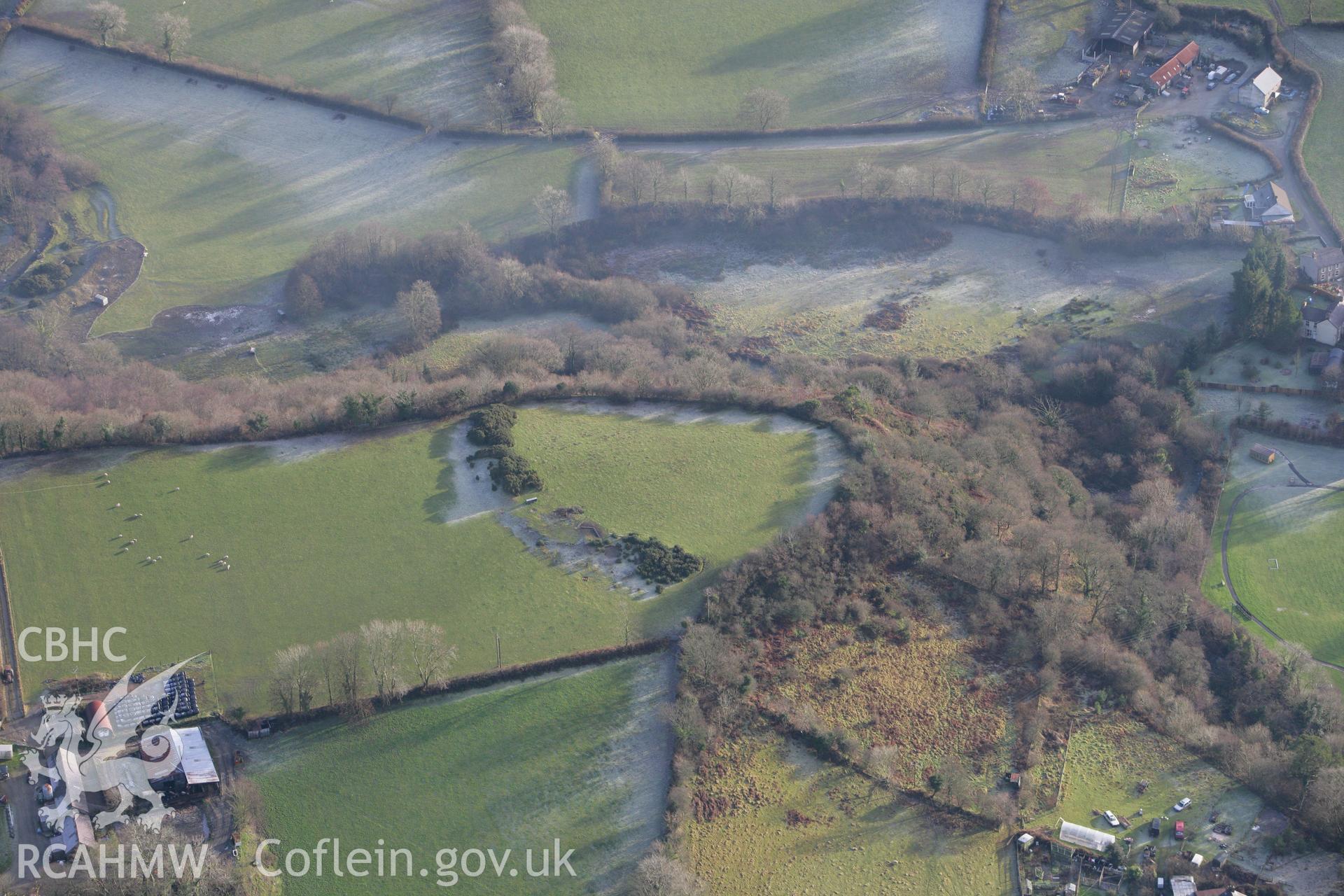 RCAHMW colour oblique photograph of Castell, Banc. Taken by Toby Driver on 15/12/2008.