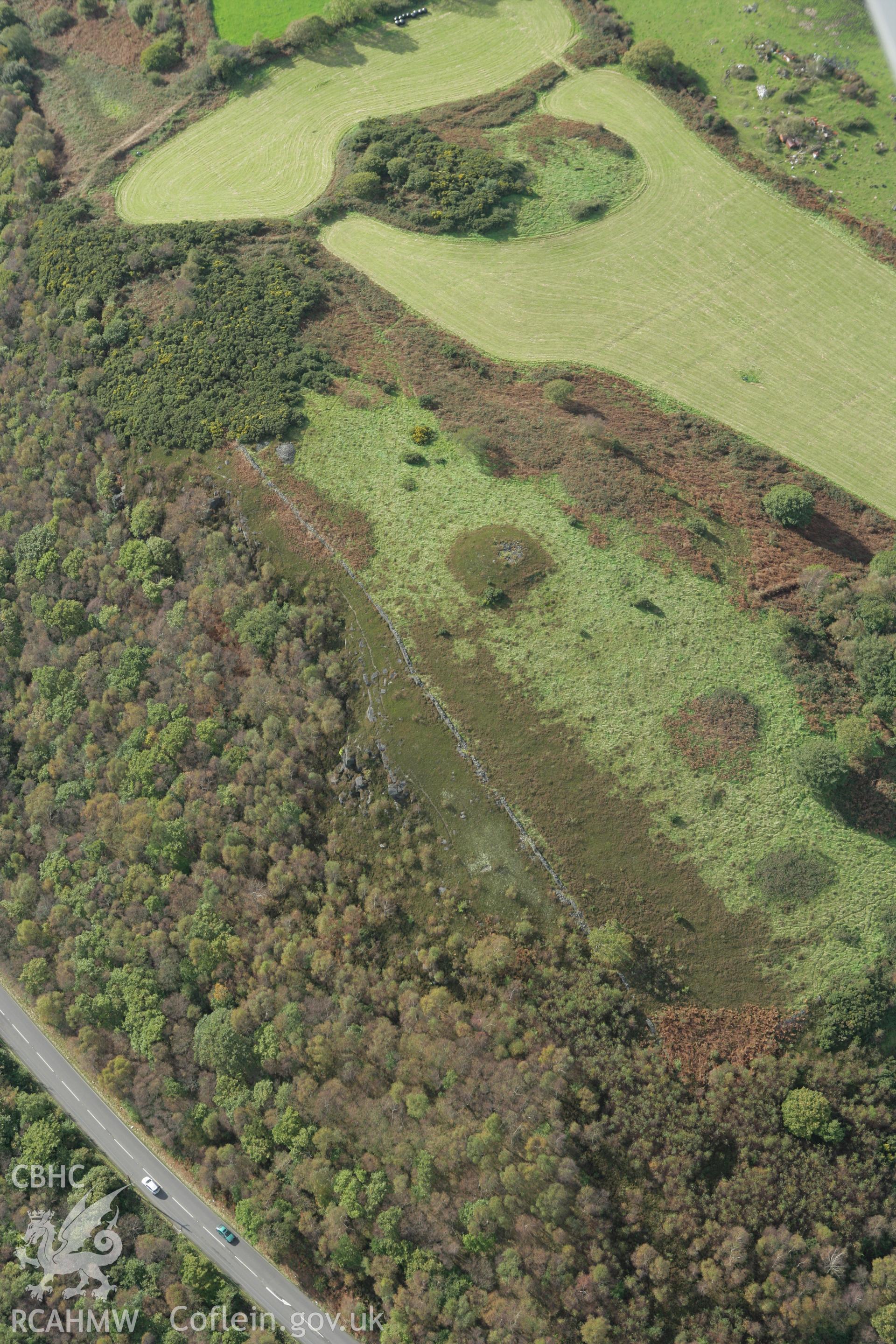 RCAHMW colour oblique photograph of Gelli-Bwch, Cairn I and Cairn II. Taken by Toby Driver on 16/10/2008.