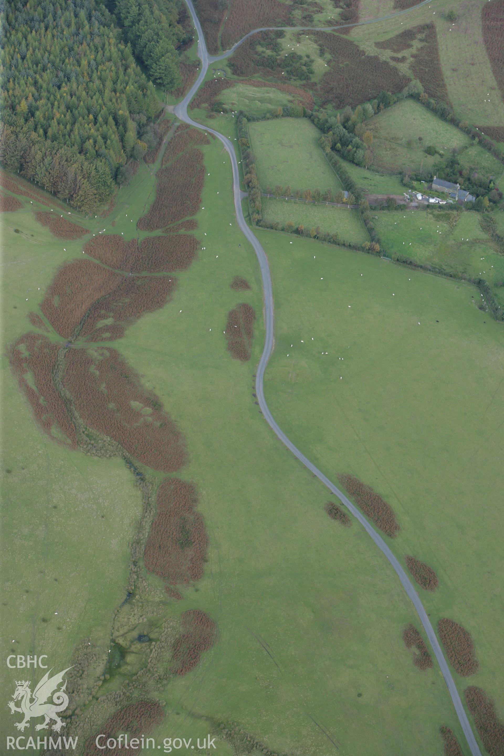 RCAHMW colour oblique photograph of Twyn-y-beddau. Taken by Toby Driver on 10/10/2008.