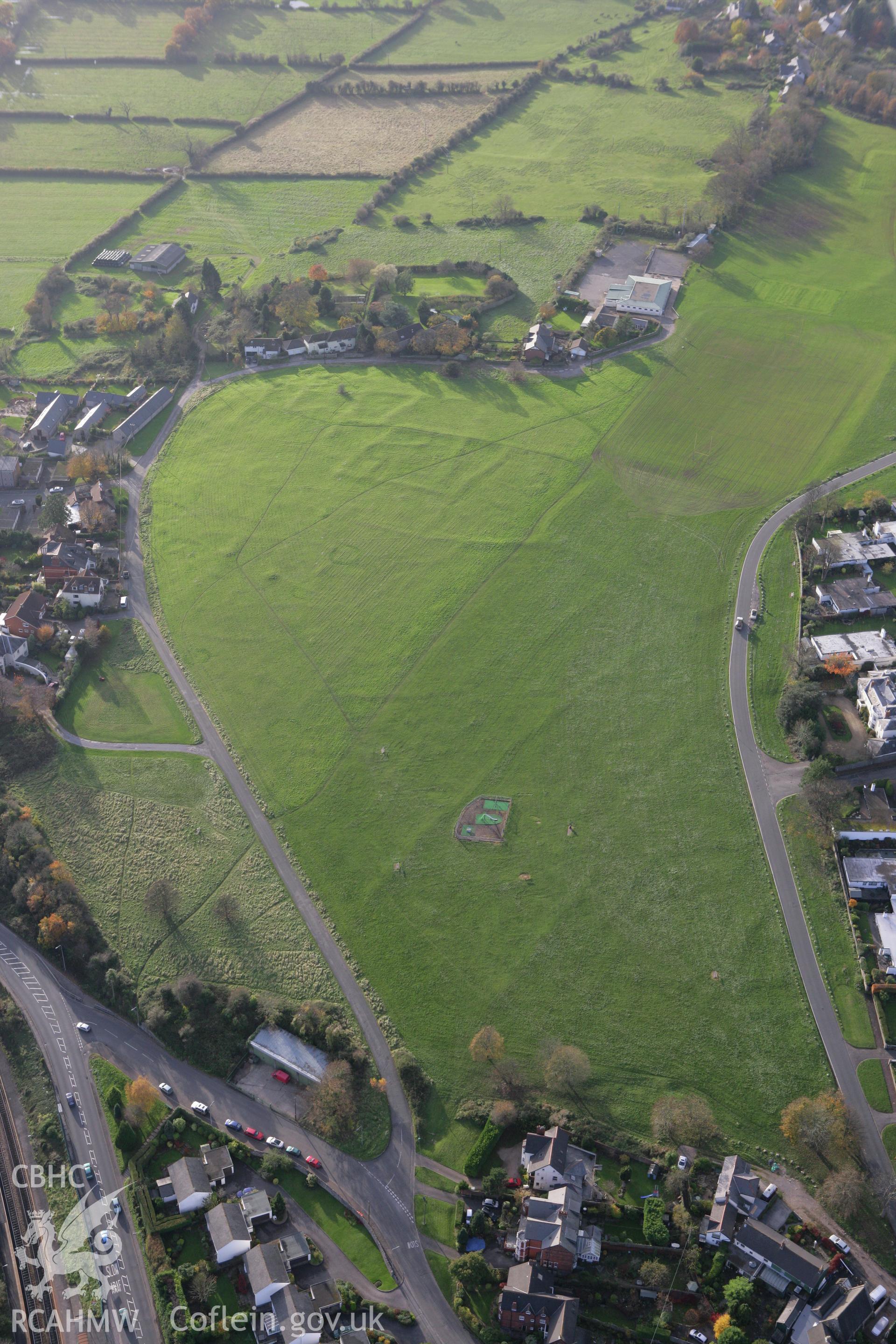 RCAHMW colour oblique photograph of Romano-British Farmstead, settlement earthworks, Dinas Powy Common. Taken by Toby Driver on 12/11/2008.