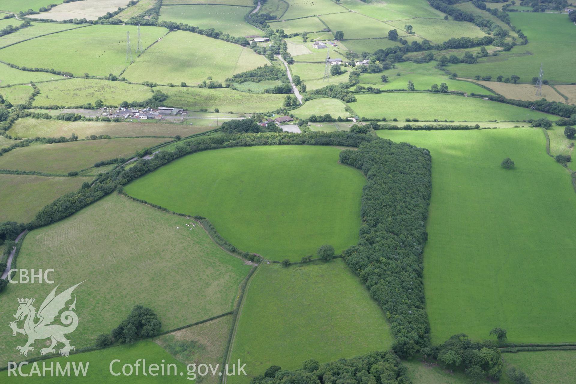 RCAHMW colour oblique photograph of Kingsland Hillfort. Taken by Toby Driver on 21/07/2008.