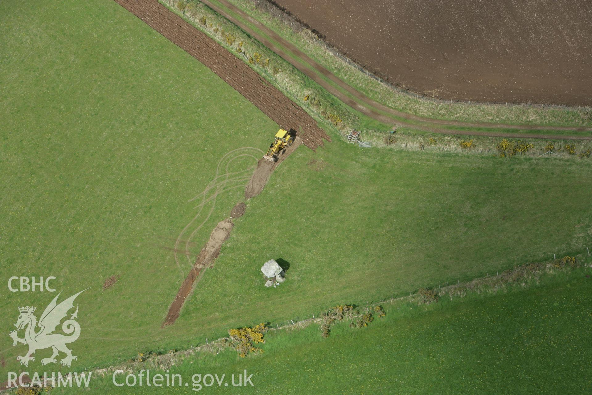 RCAHMW colour oblique photograph of Llech-y-trybedd Burial Chamber. Taken by Toby Driver on 24/04/2008.