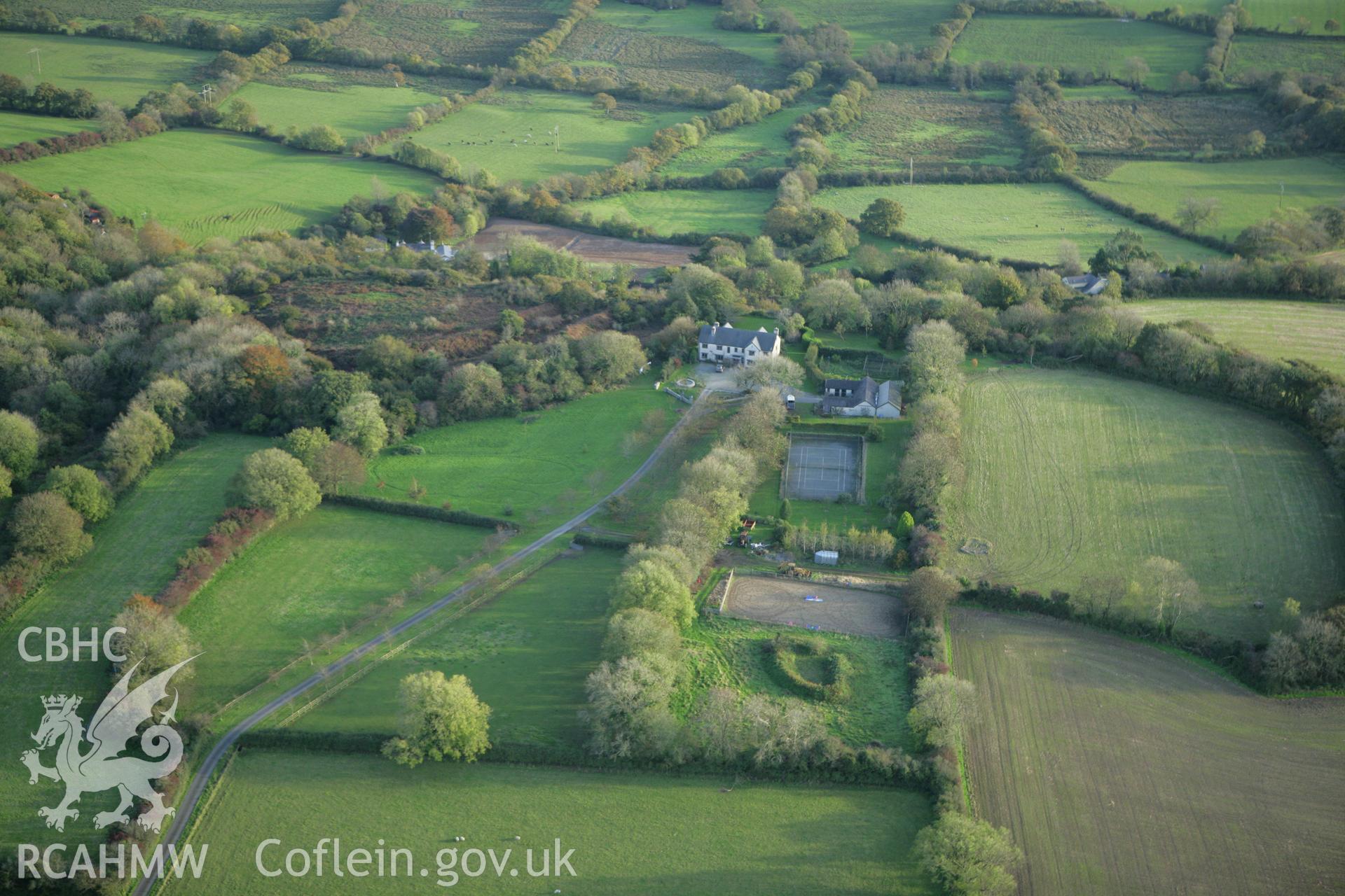 RCAHMW colour oblique photograph of Llanddewi Gaer, Pen-y-Gaer. Taken by Toby Driver on 16/10/2008.